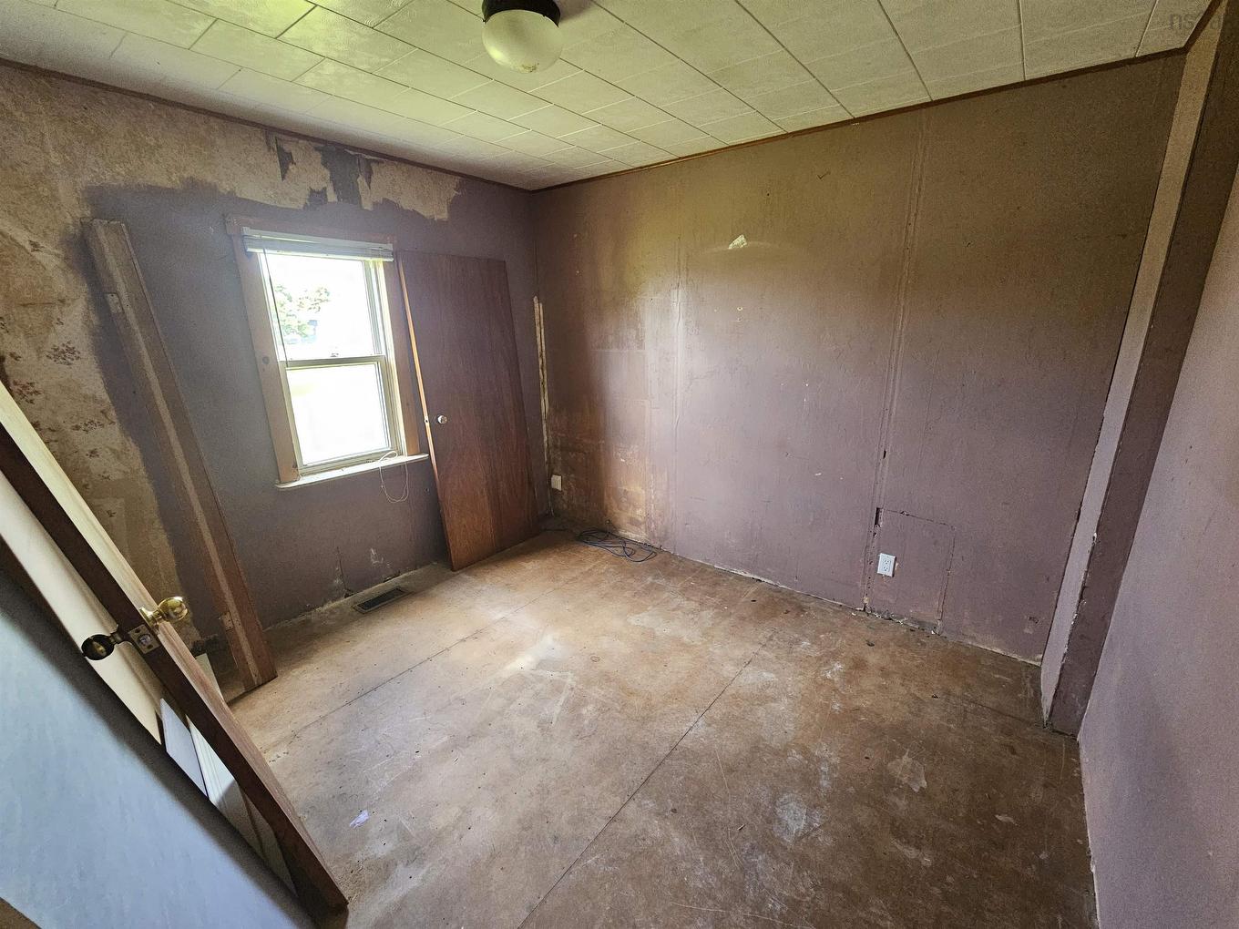 29 Cowan Street, Springhill, NS