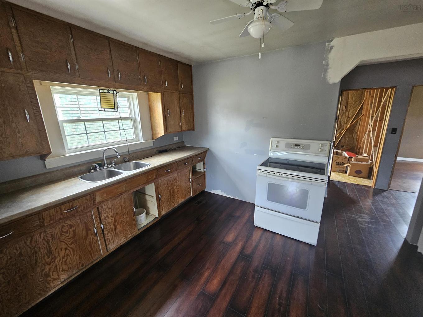 29 Cowan Street, Springhill, NS