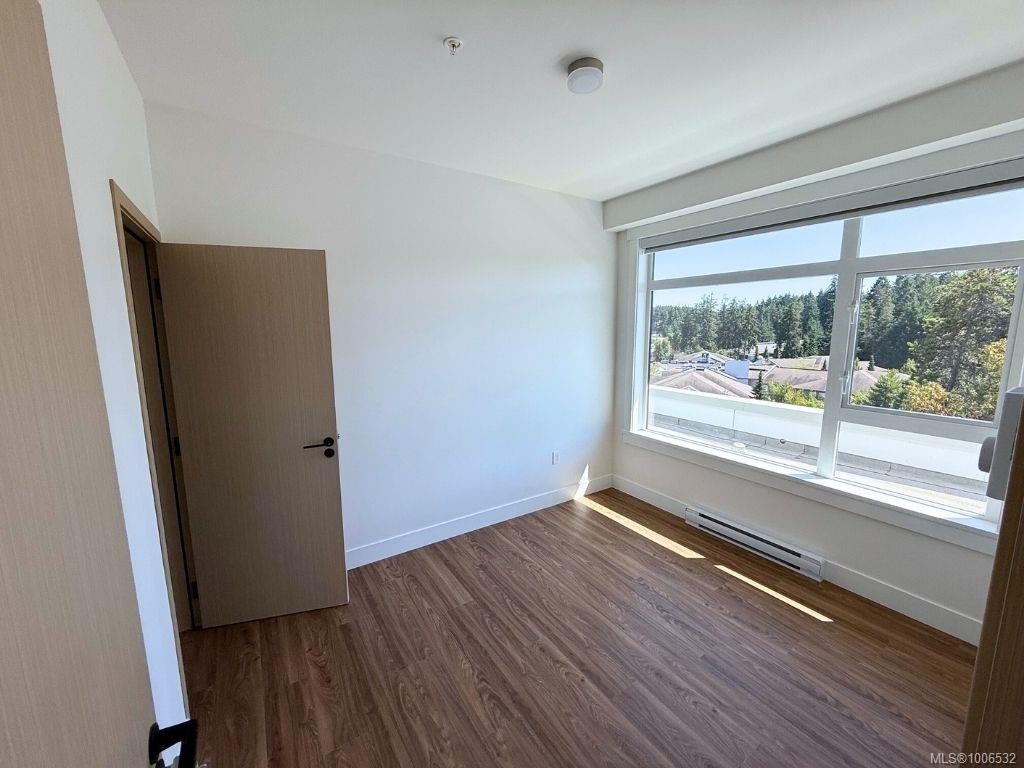 601-6320 Sentinal Dr, Nanaimo, BC - Indoor Photo Showing Other Room