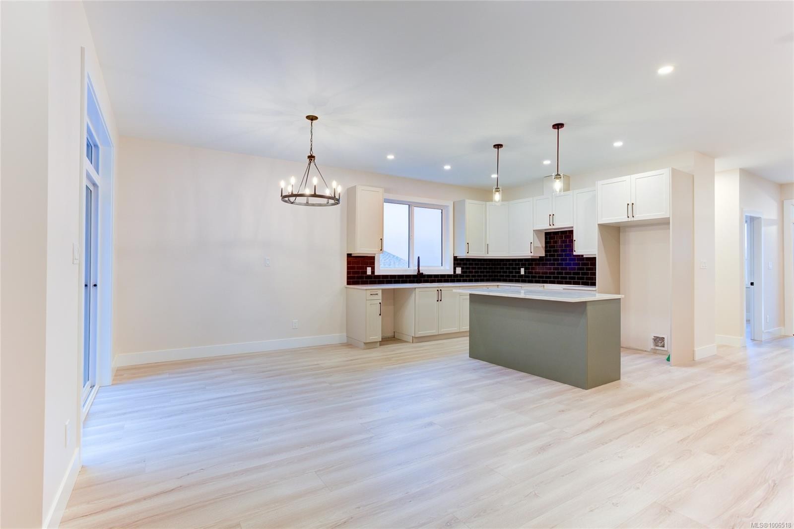 549 Mountain View Dr, Lake Cowichan, BC