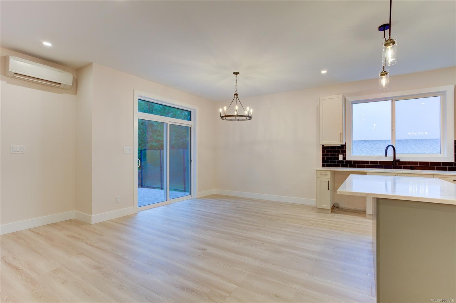 549 Mountain View Dr, Lake Cowichan, BC