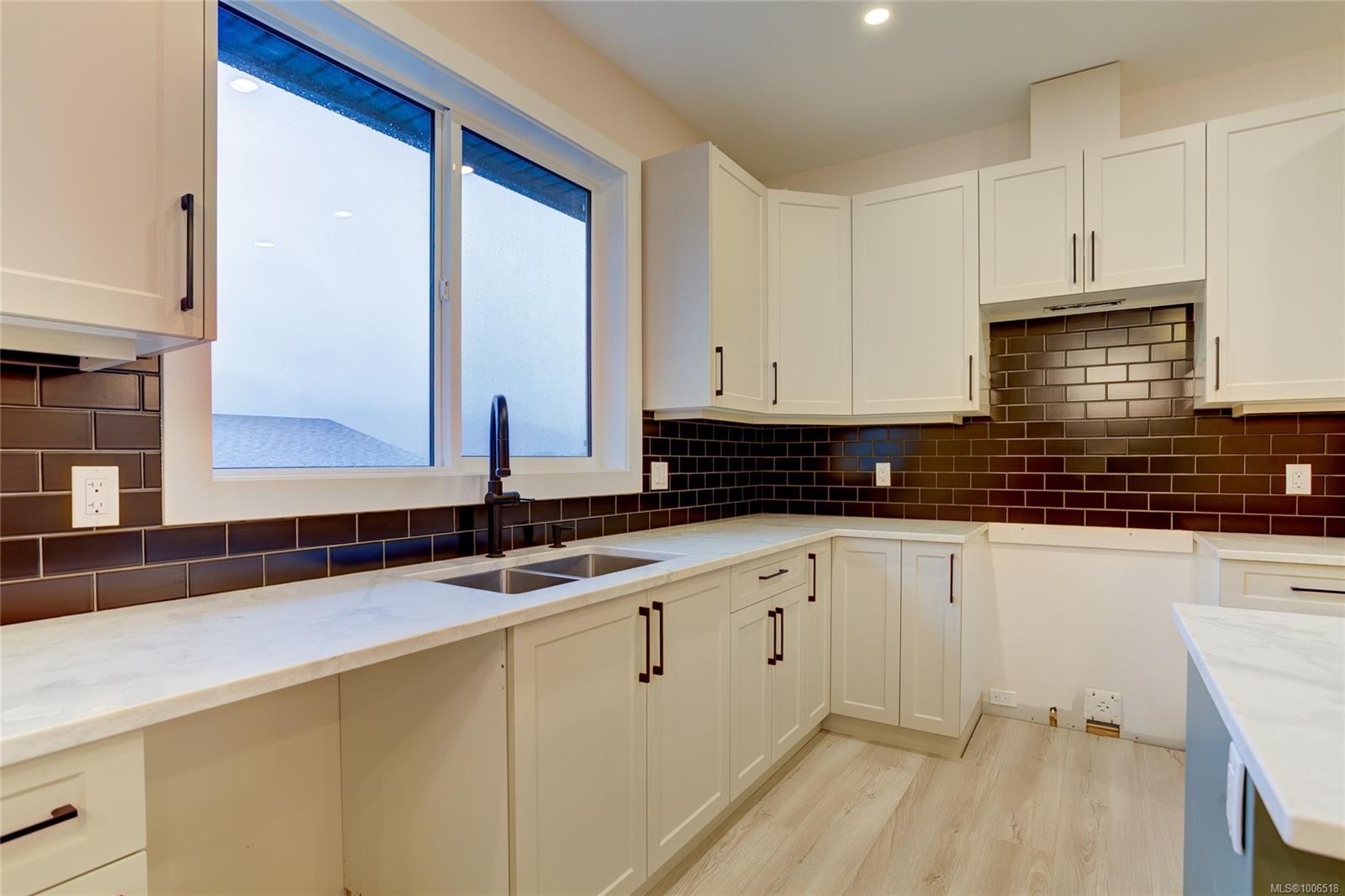 549 Mountain View Dr, Lake Cowichan, BC