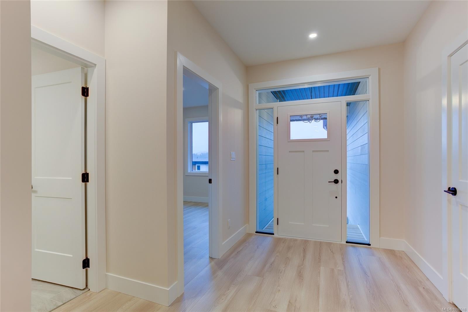 549 Mountain View Dr, Lake Cowichan, BC