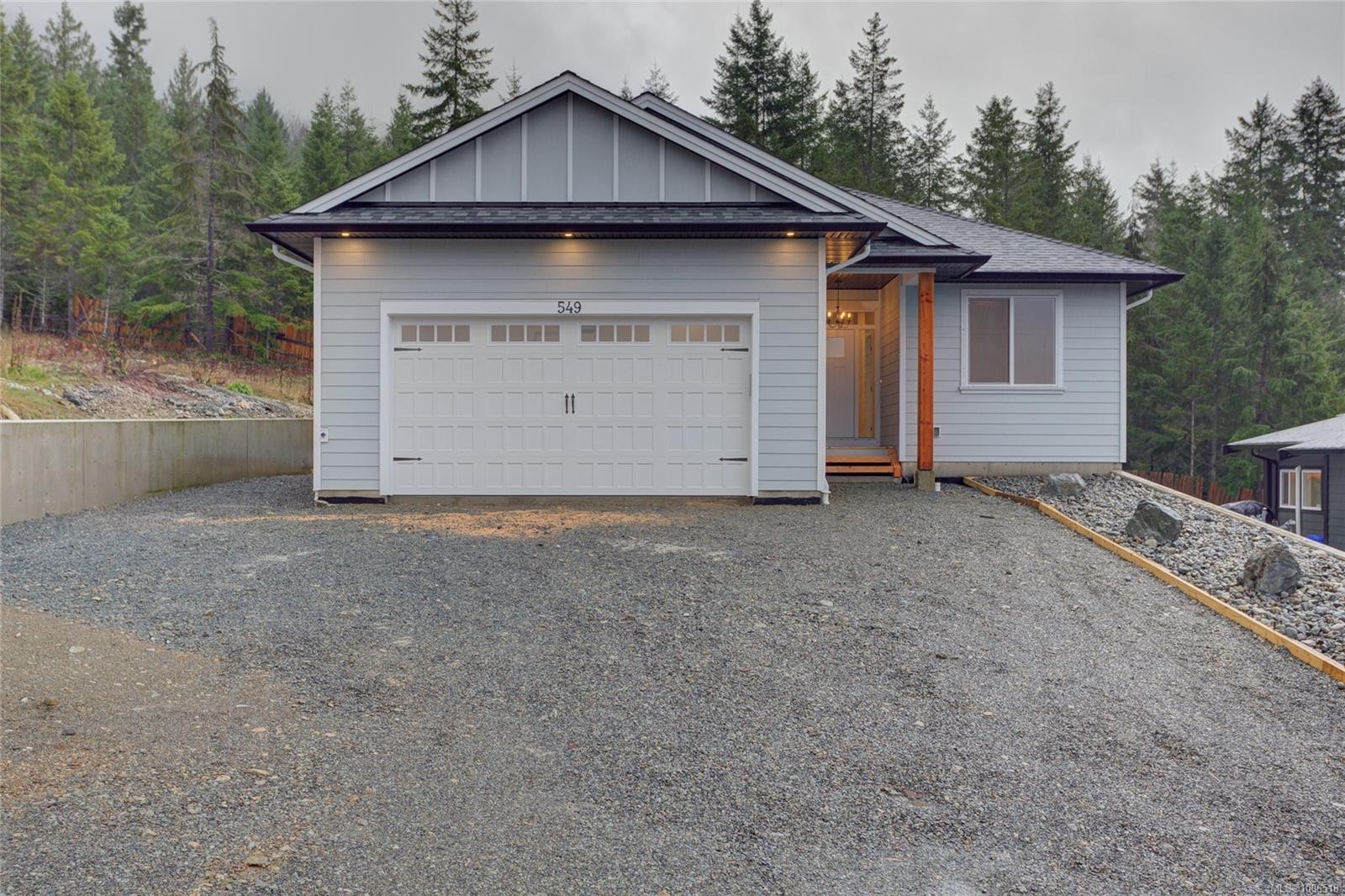 549 Mountain View Dr, Lake Cowichan, BC
