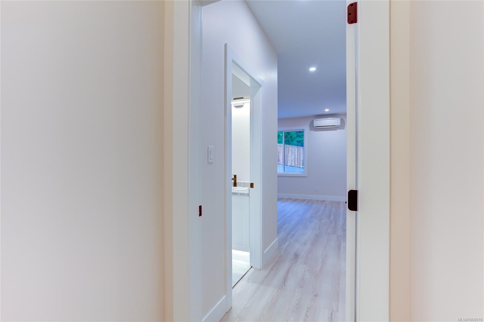 549 Mountain View Dr, Lake Cowichan, BC