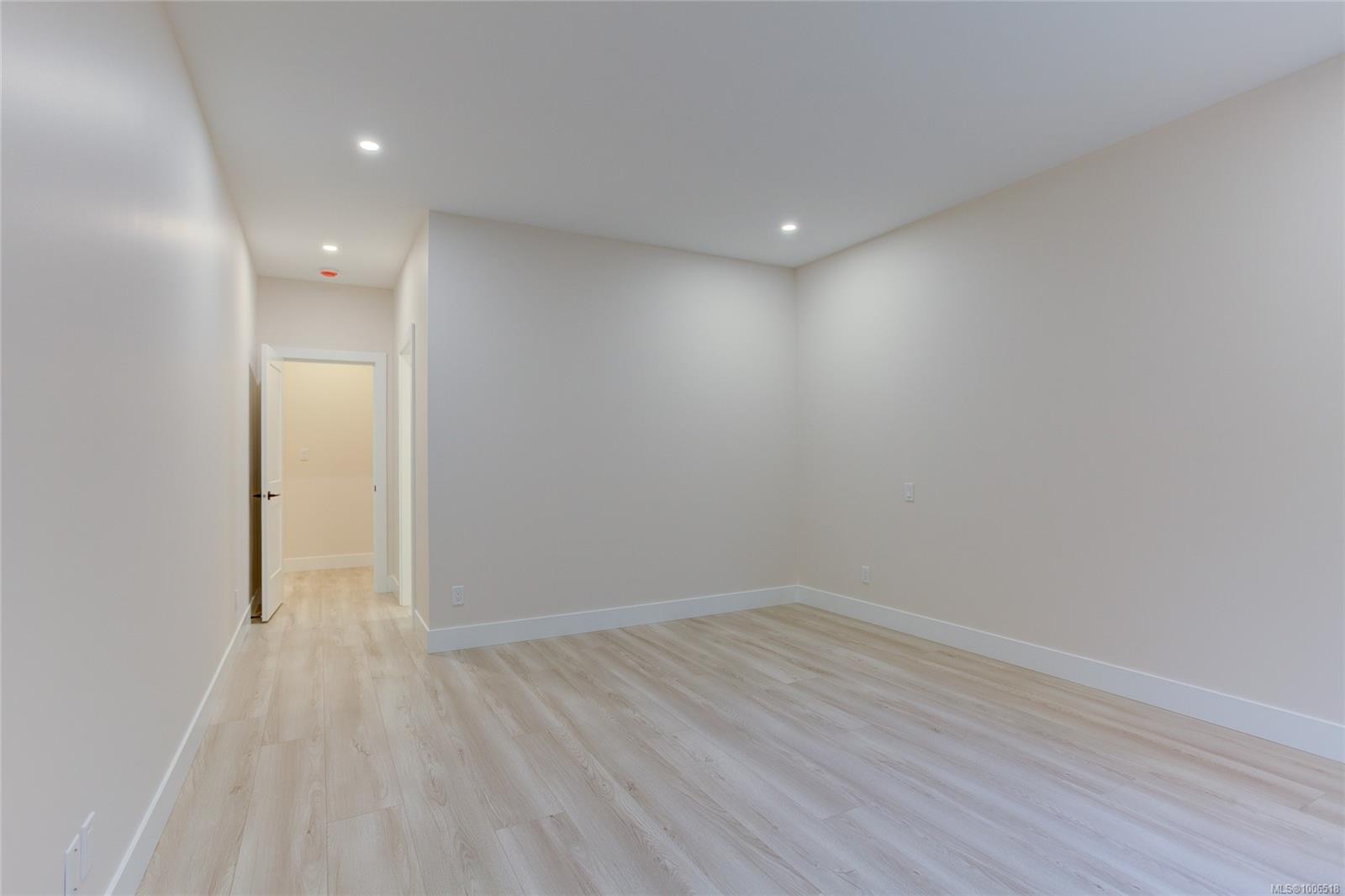 549 Mountain View Dr, Lake Cowichan, BC