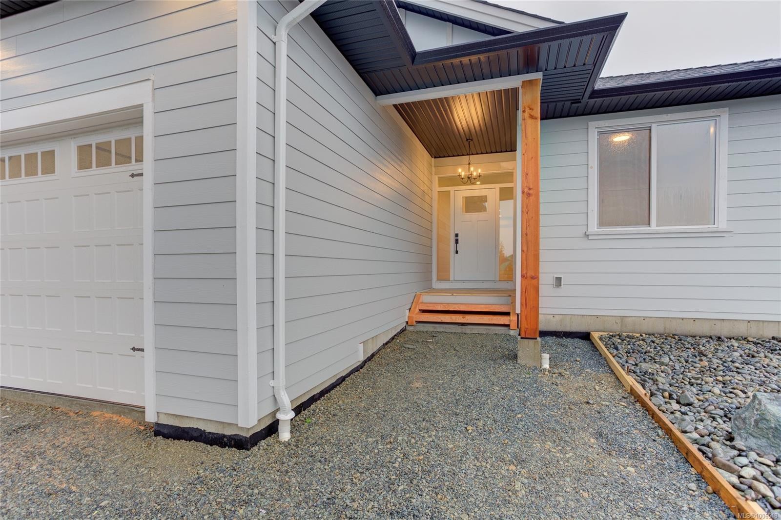 549 Mountain View Dr, Lake Cowichan, BC