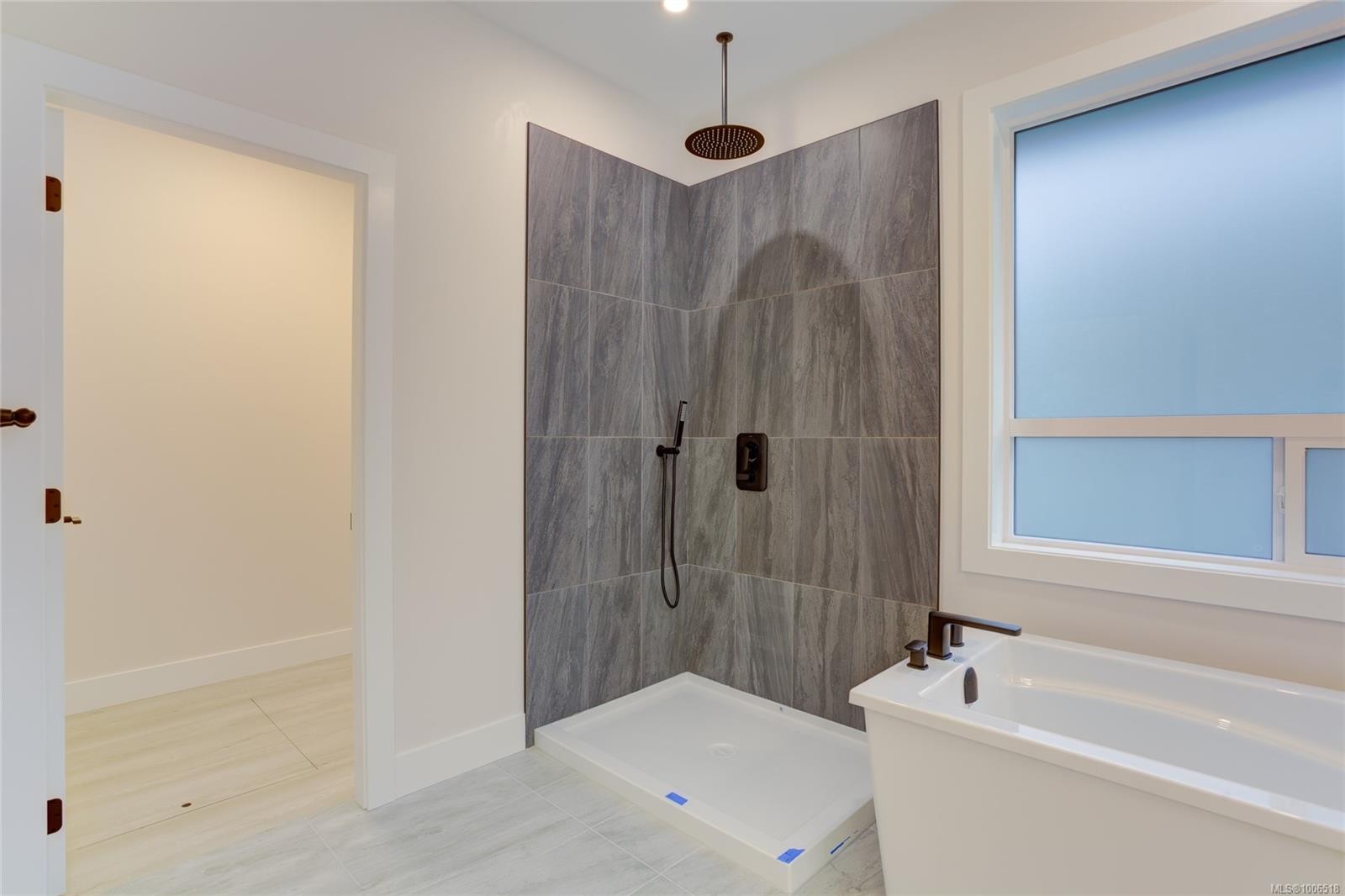 549 Mountain View Dr, Lake Cowichan, BC