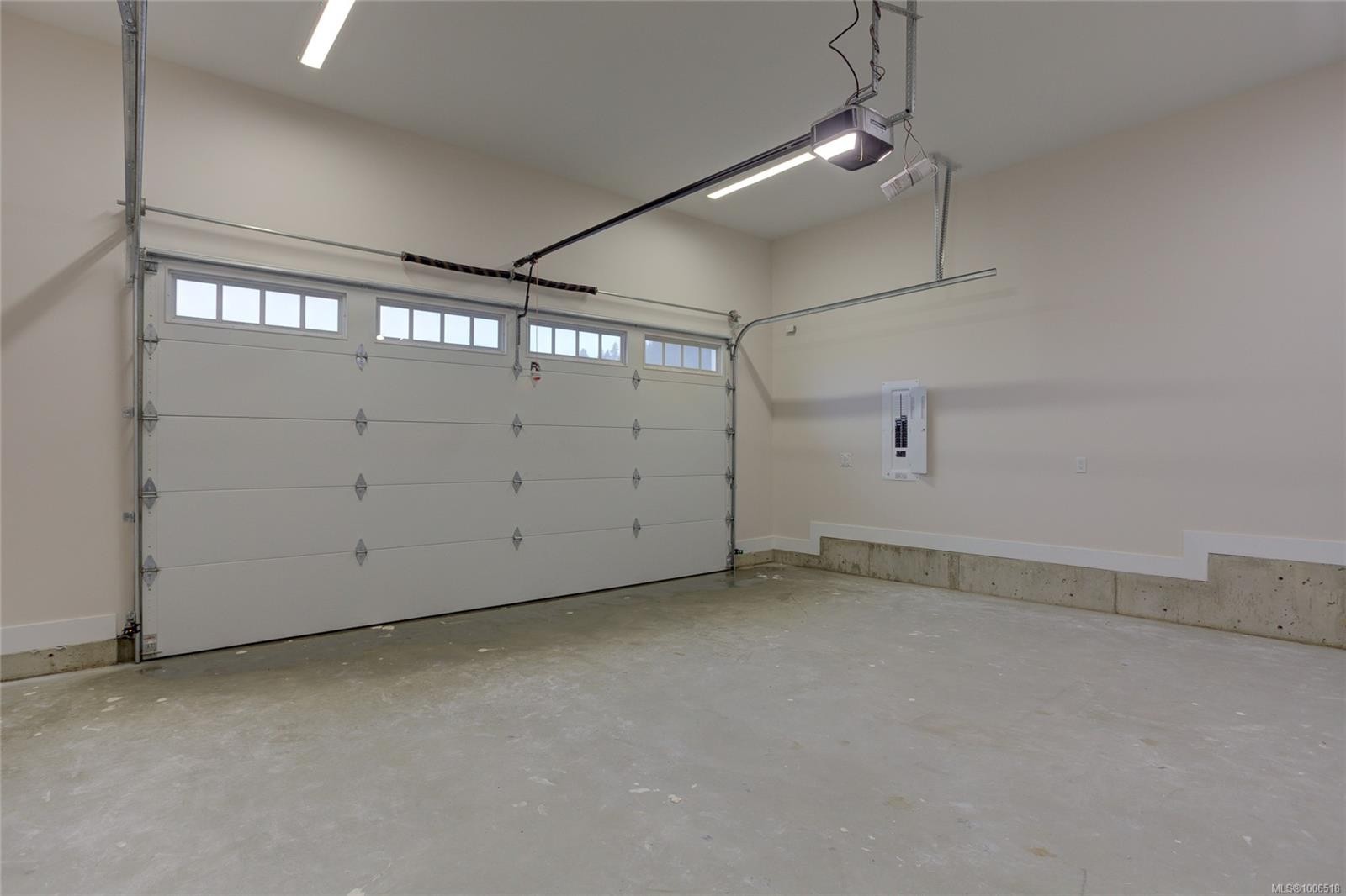 549 Mountain View Dr, Lake Cowichan, BC