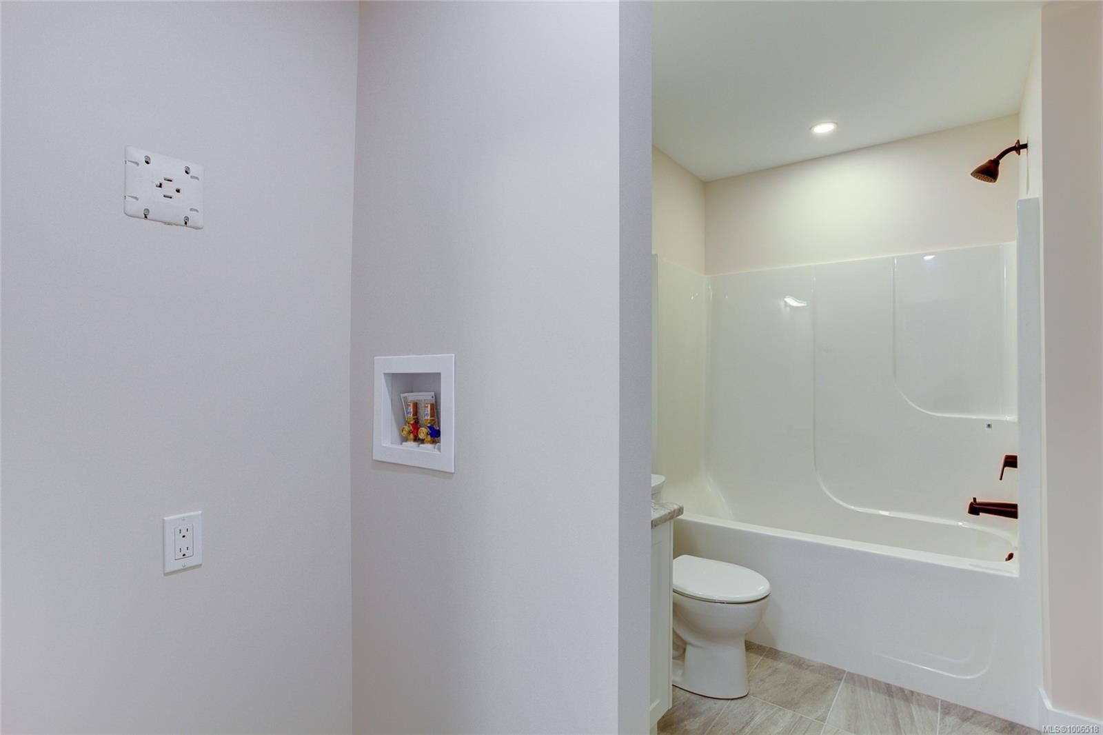 549 Mountain View Dr, Lake Cowichan, BC