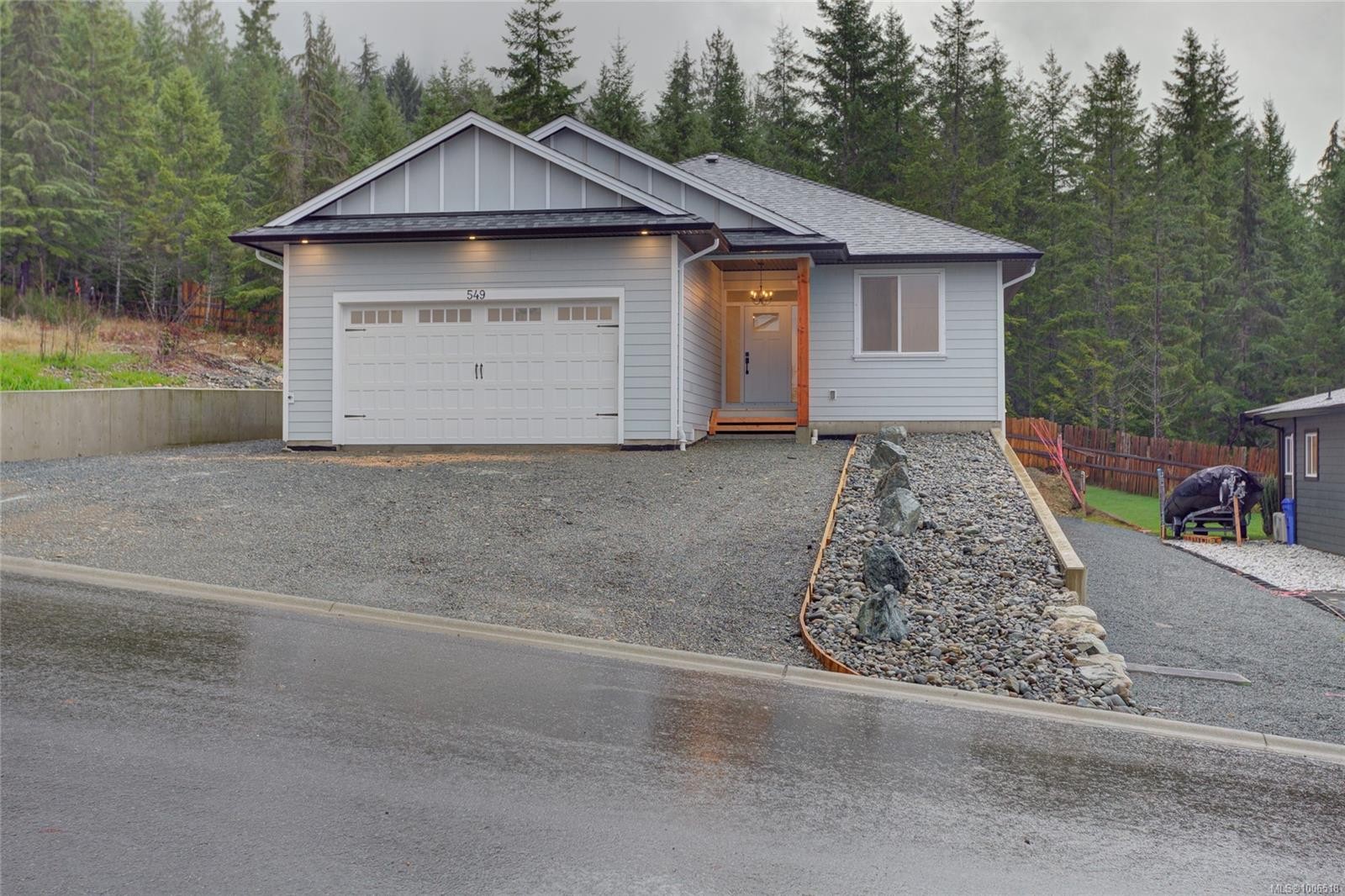 549 Mountain View Dr, Lake Cowichan, BC