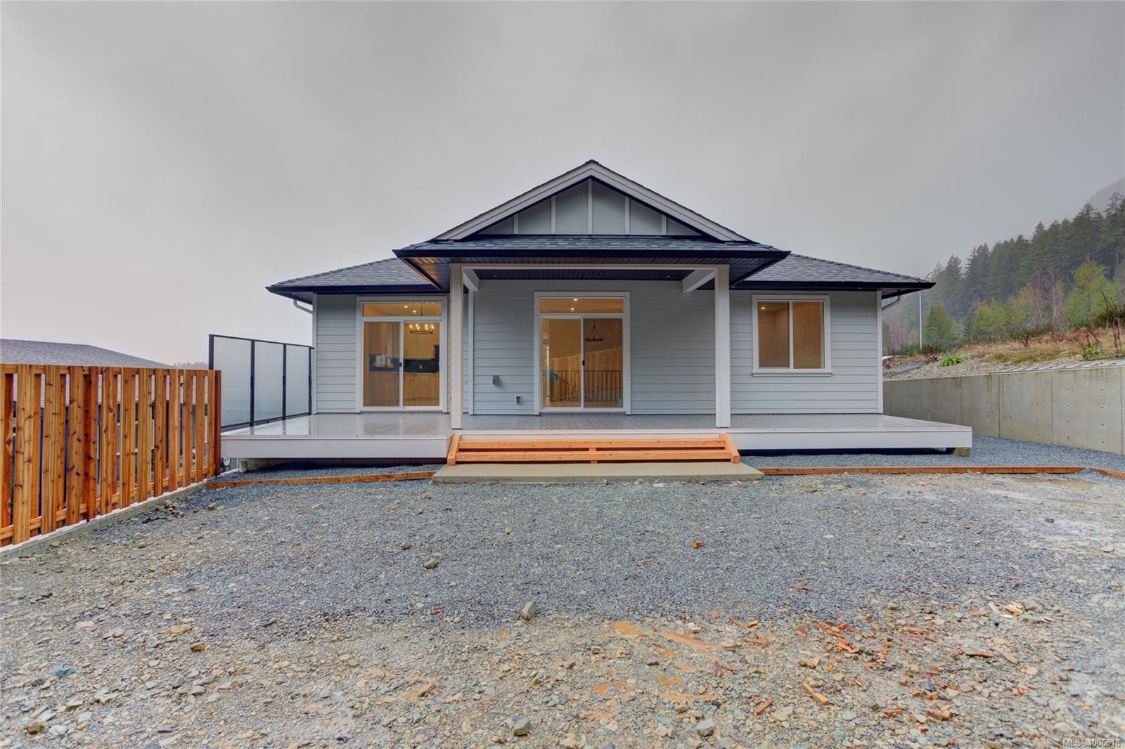 549 Mountain View Dr, Lake Cowichan, BC