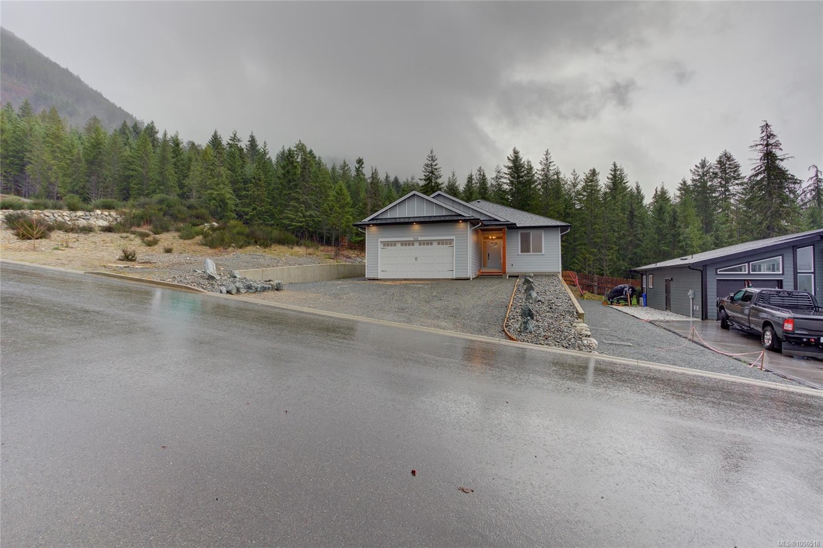 549 Mountain View Dr, Lake Cowichan, BC