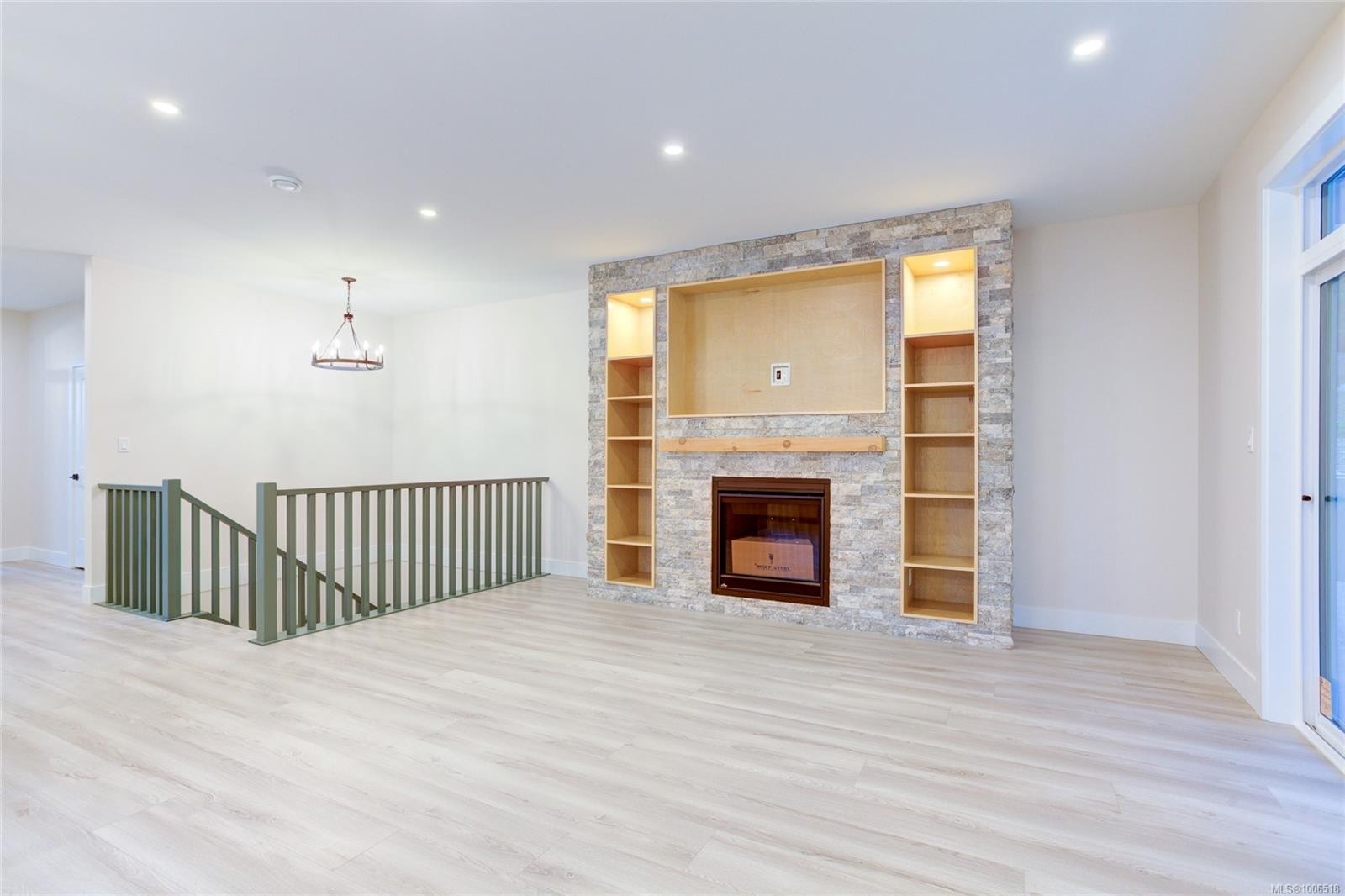 549 Mountain View Dr, Lake Cowichan, BC