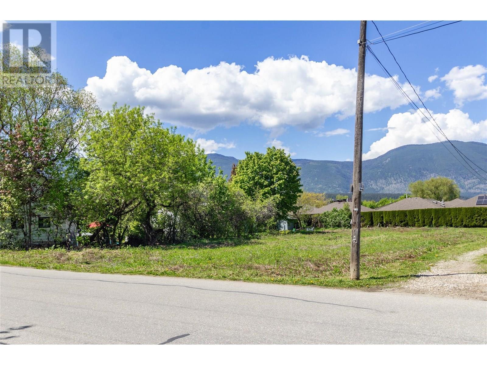 241 Beatty Avenue Nw, Salmon Arm, BC