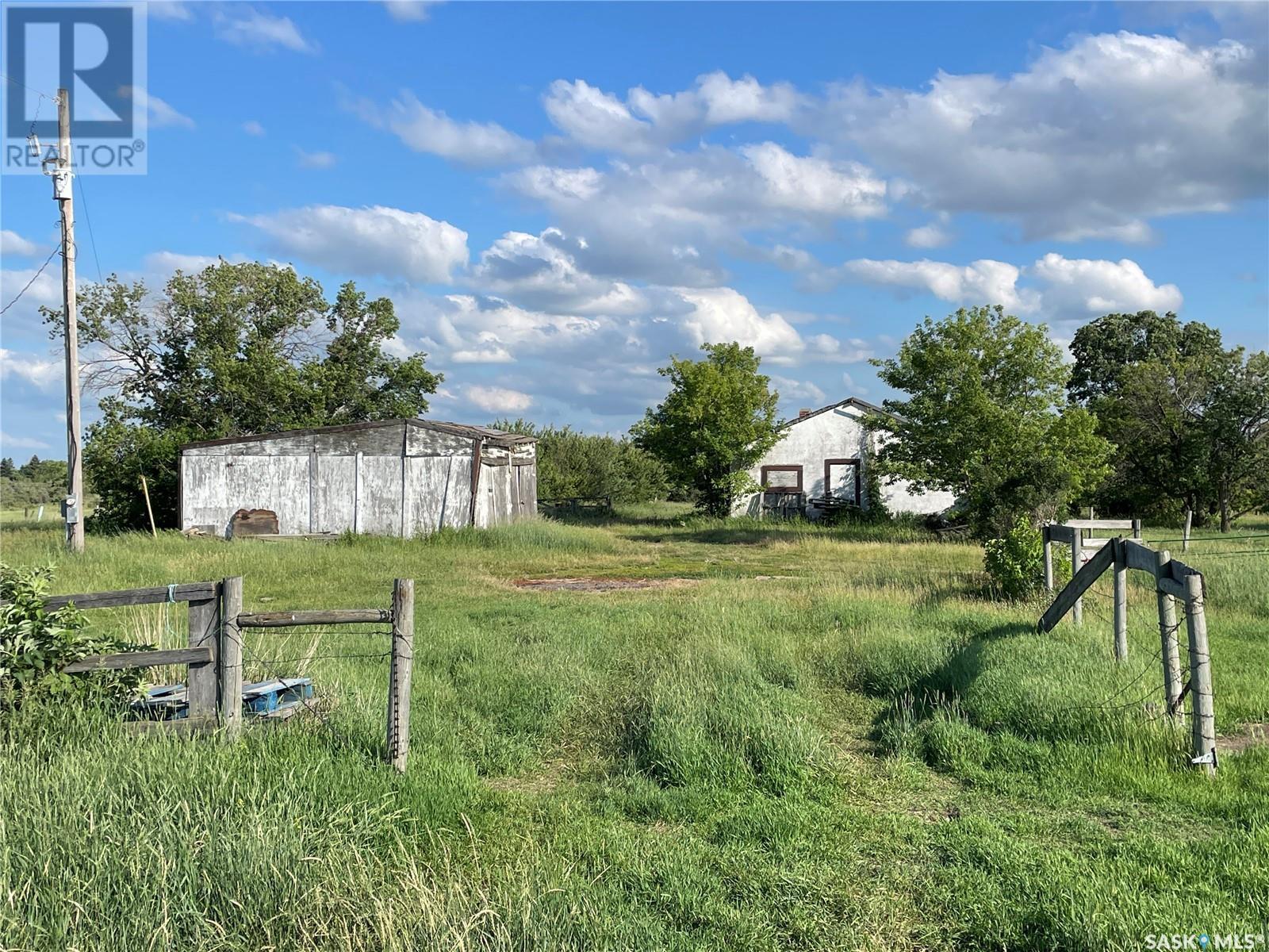 1 Railway Avenue W, North Battleford, SK