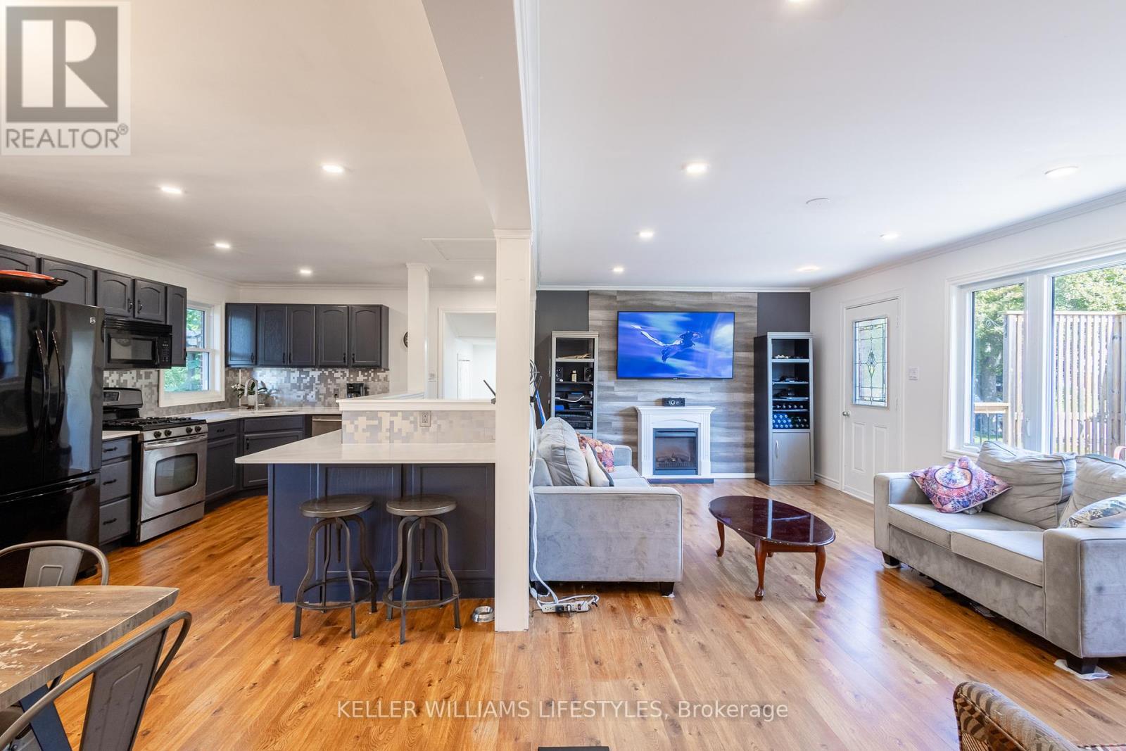 188 Cayley Street, Goderich (Goderich (Town)), ON - Indoor With Fireplace