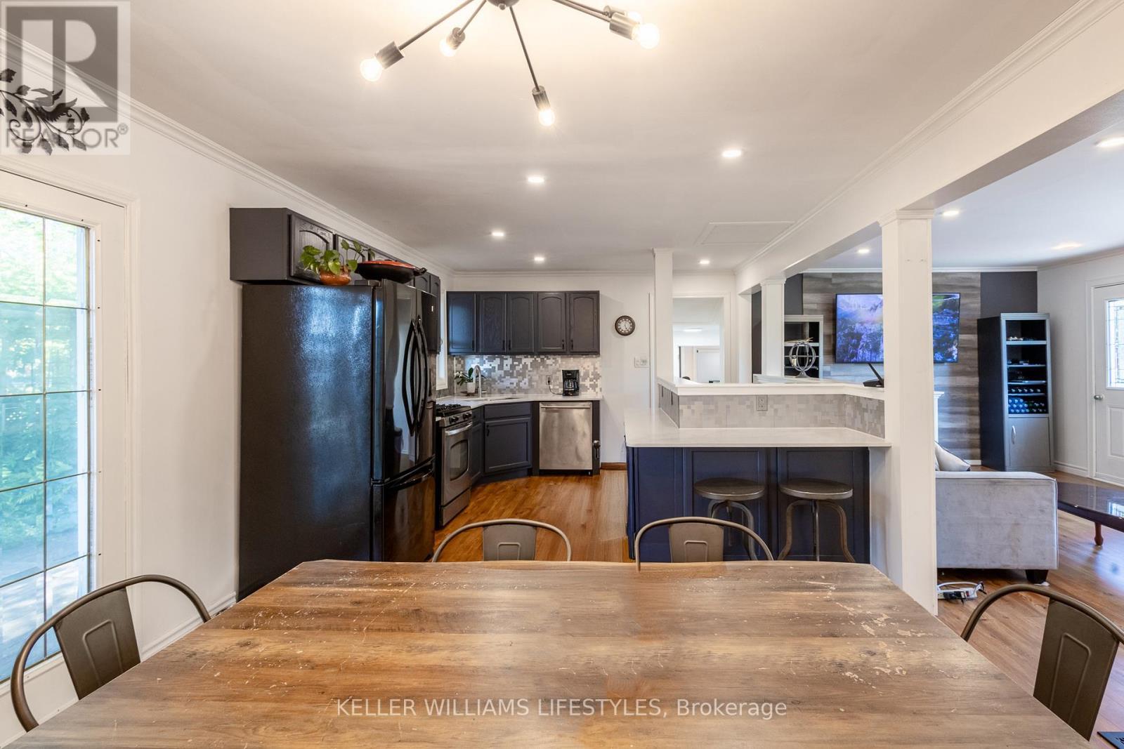 188 Cayley Street, Goderich (Goderich (Town)), ON - Indoor Photo Showing Dining Room