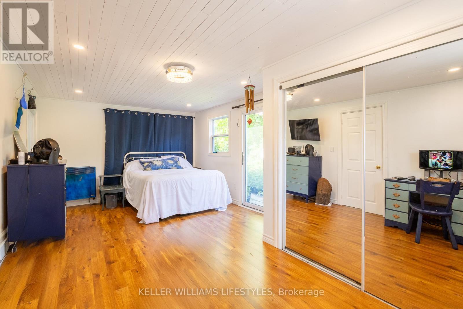 188 Cayley Street, Goderich (Goderich (Town)), ON - Indoor Photo Showing Bedroom