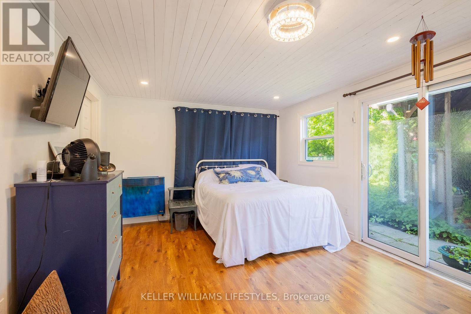 188 Cayley Street, Goderich (Goderich (Town)), ON - Indoor Photo Showing Bedroom