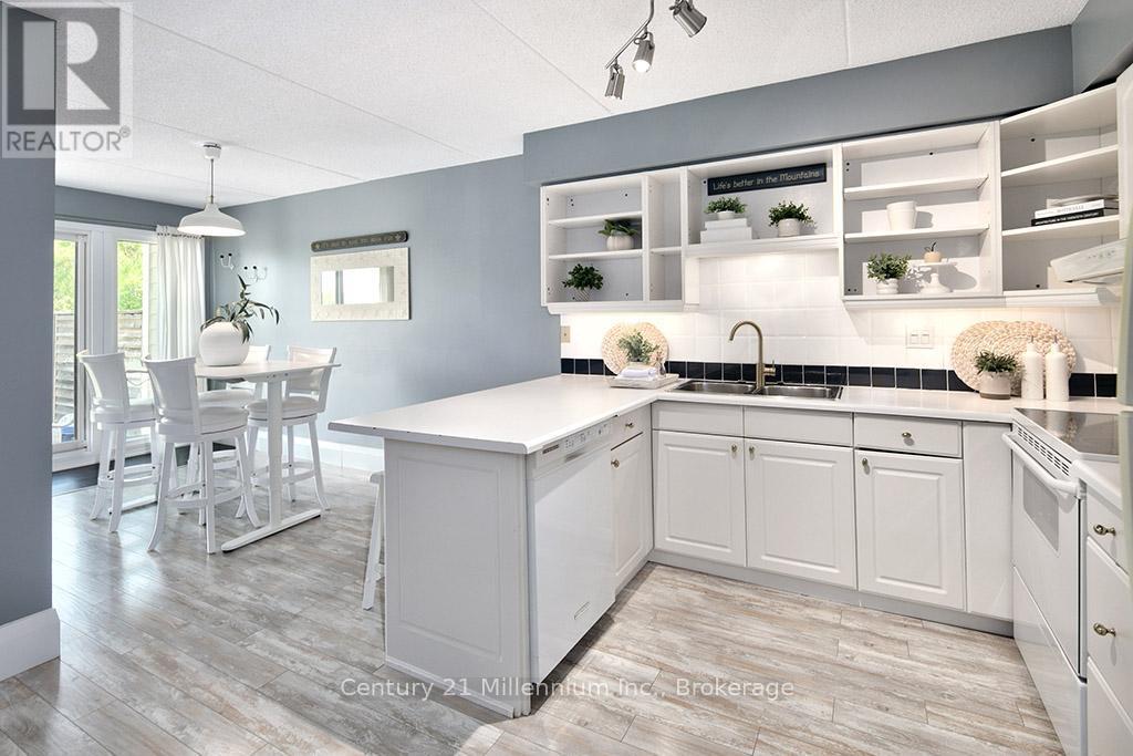 121 - 796404 Grey Road 19, Blue Mountains, ON - Indoor Photo Showing Kitchen With Double Sink With Upgraded Kitchen
