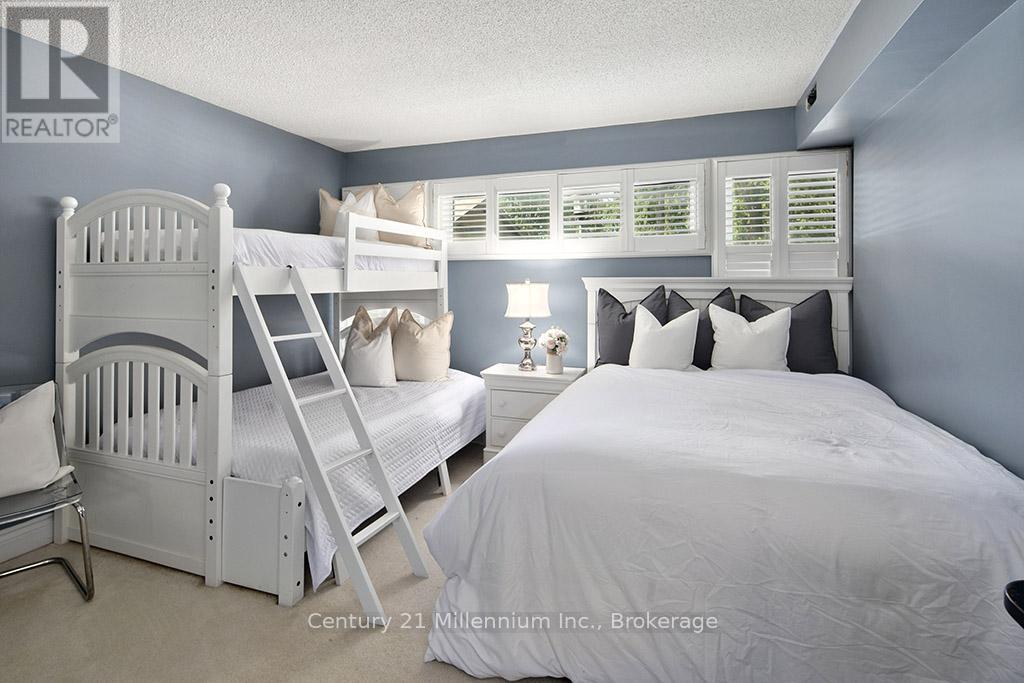 121 - 796404 Grey Road 19, Blue Mountains, ON - Indoor Photo Showing Bedroom