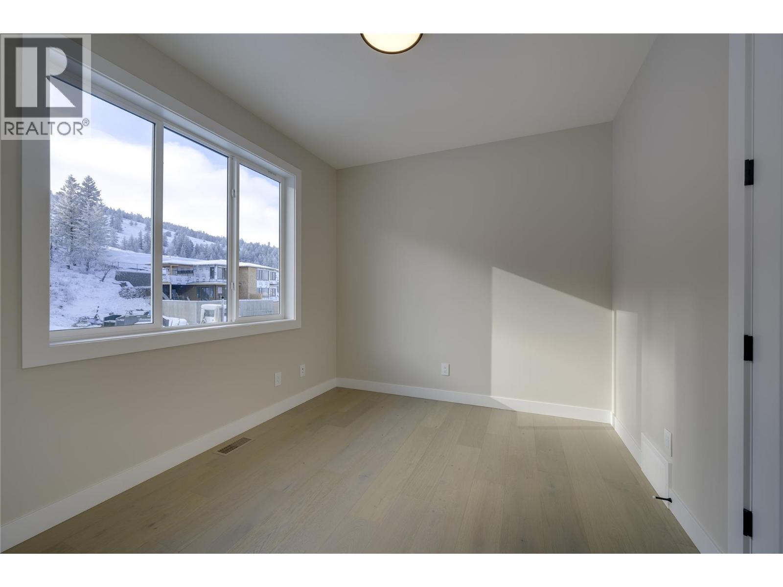2138 Linfield Drive, Kamloops, BC - Indoor Photo Showing Other Room