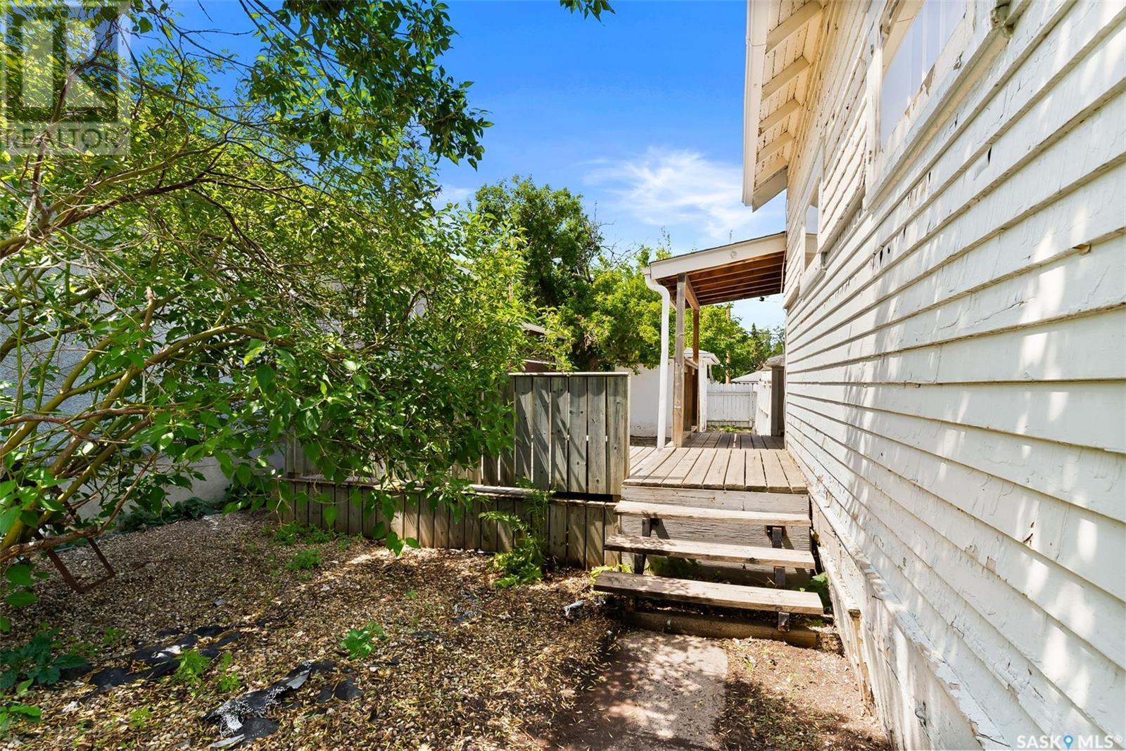 1424 Royal Street, Regina, SK - Outdoor
