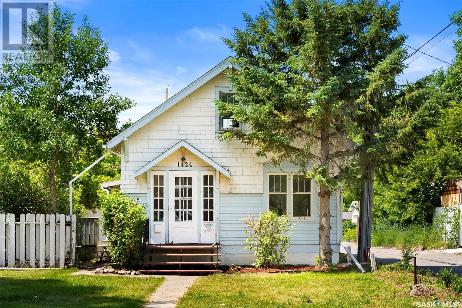 1424 Royal Street, Regina, SK - Outdoor