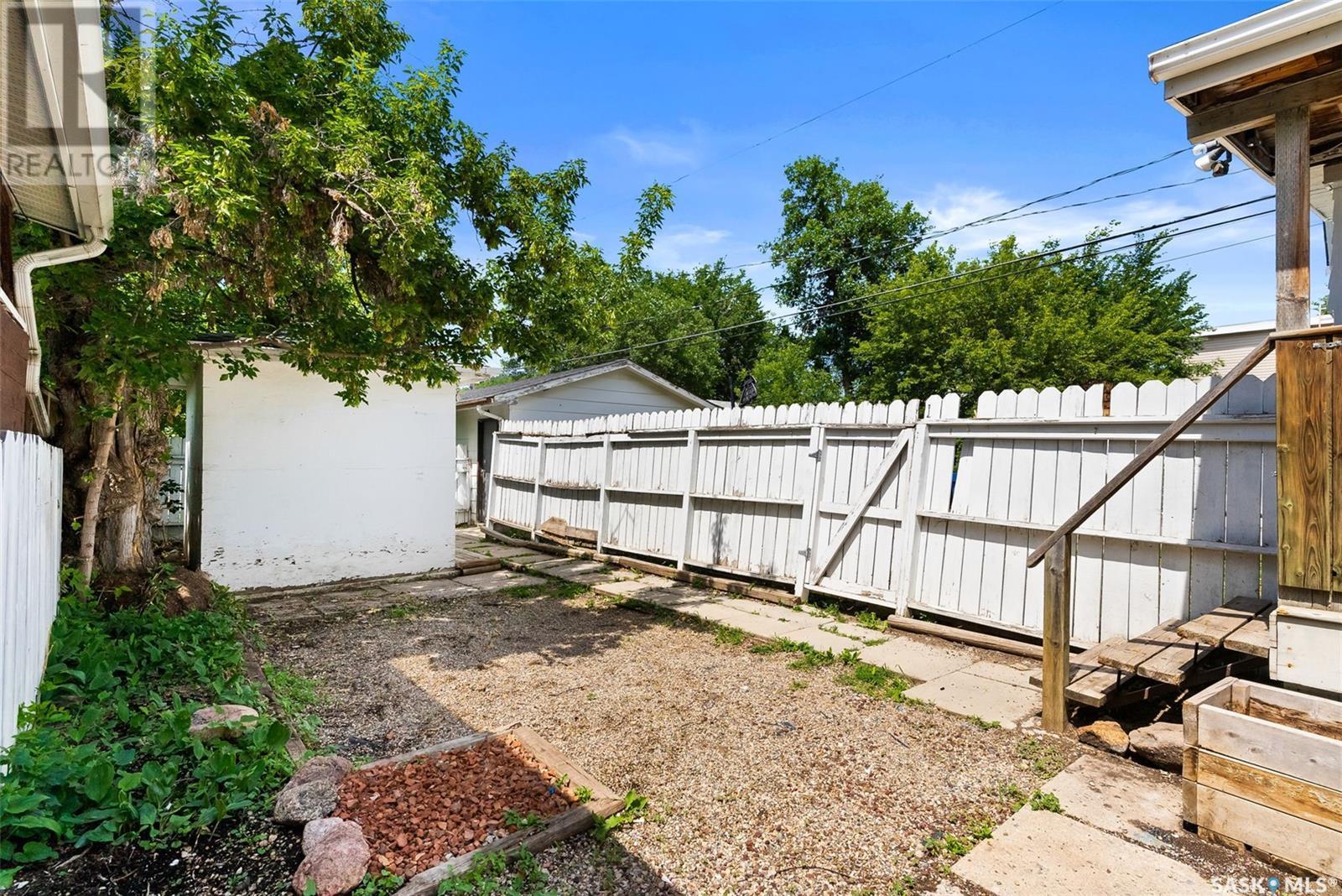 1424 Royal Street, Regina, SK - Outdoor