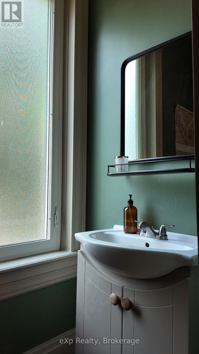 1337 Bruce Road 15, Brockton, ON - Indoor Photo Showing Bathroom