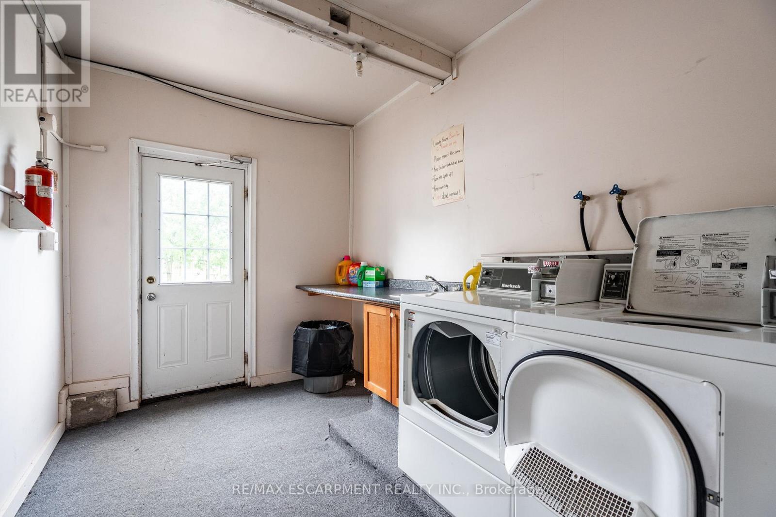 154-156 Freelton Road, Hamilton, ON - Indoor Photo Showing Laundry Room