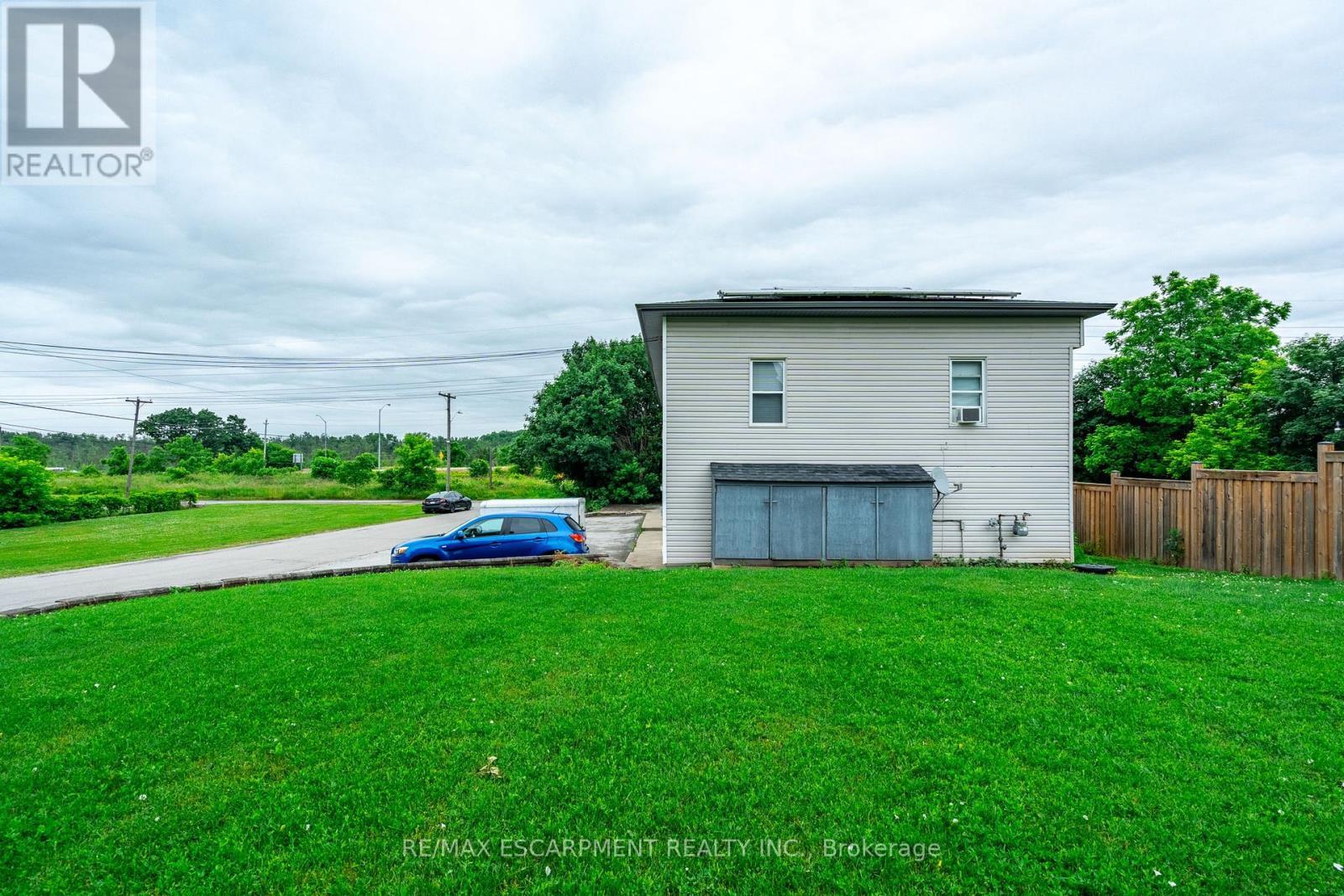 154-156 Freelton Road, Hamilton, ON - Outdoor