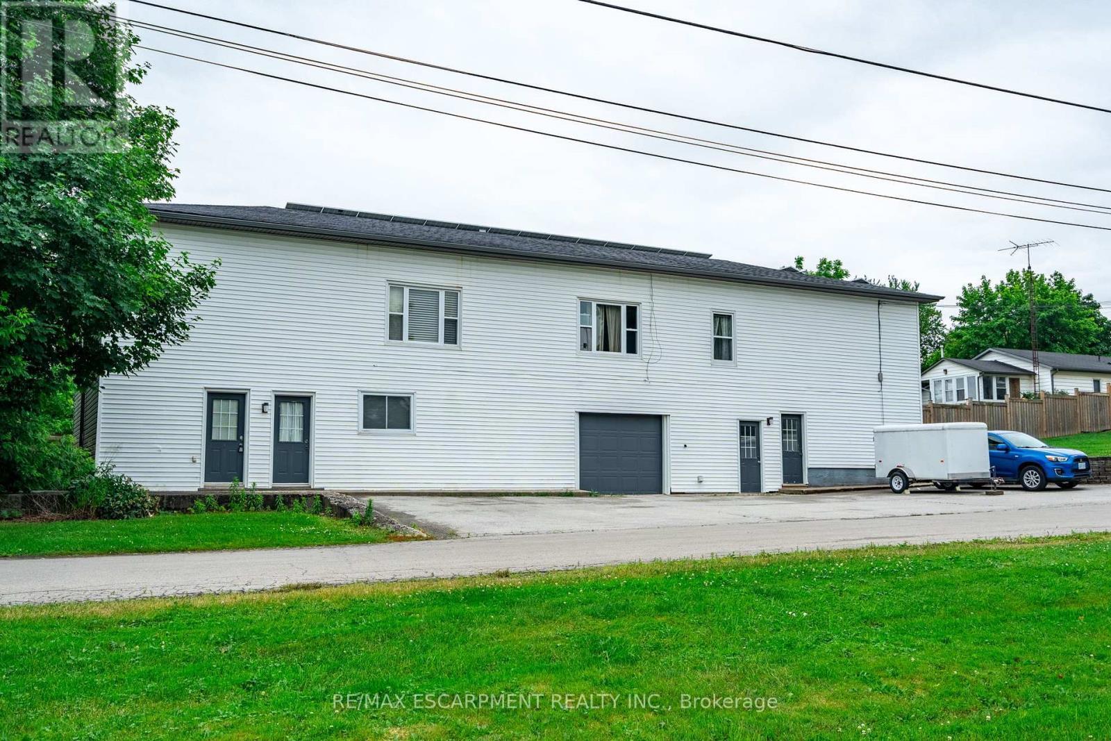 154-156 Freelton Road, Hamilton, ON - Outdoor