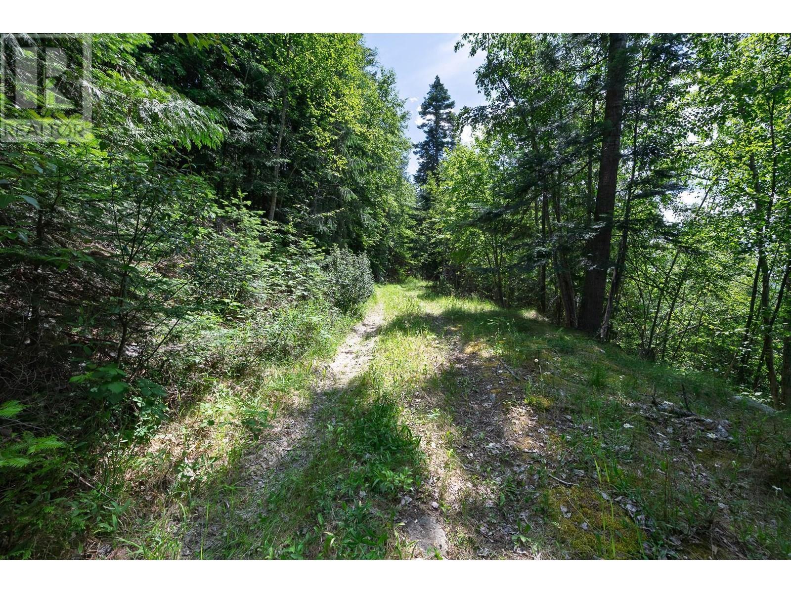 13635 3A Highway, Boswell, BC