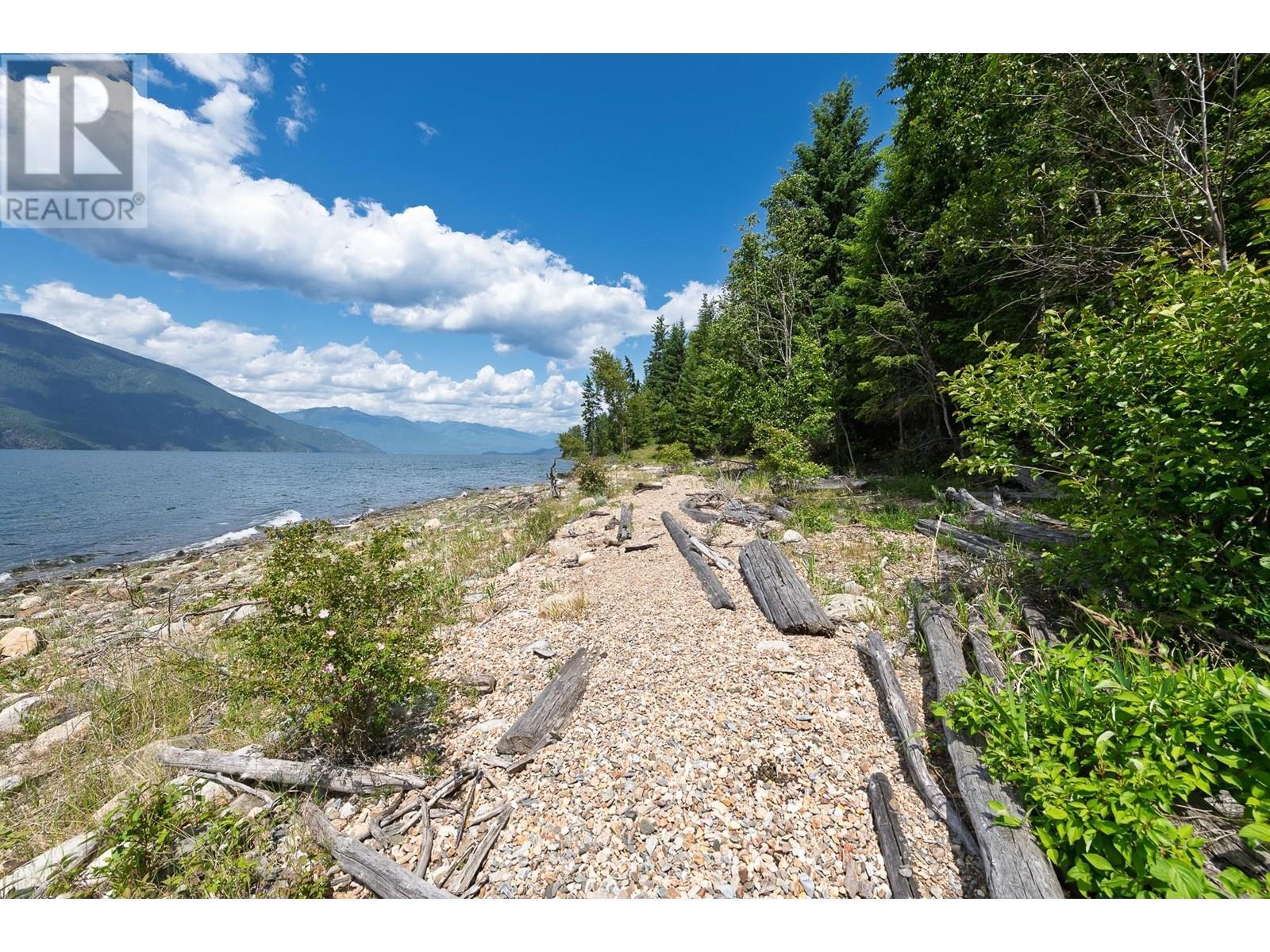 13635 3A Highway, Boswell, BC