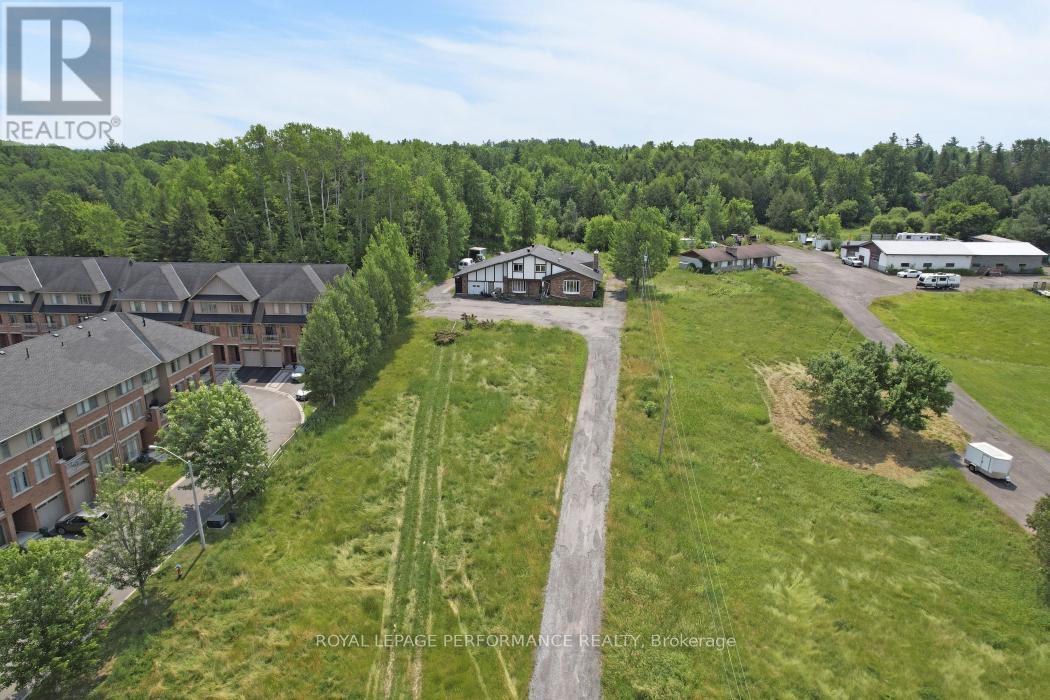 1016 Old Montreal Road, Ottawa, ON - Outdoor With View