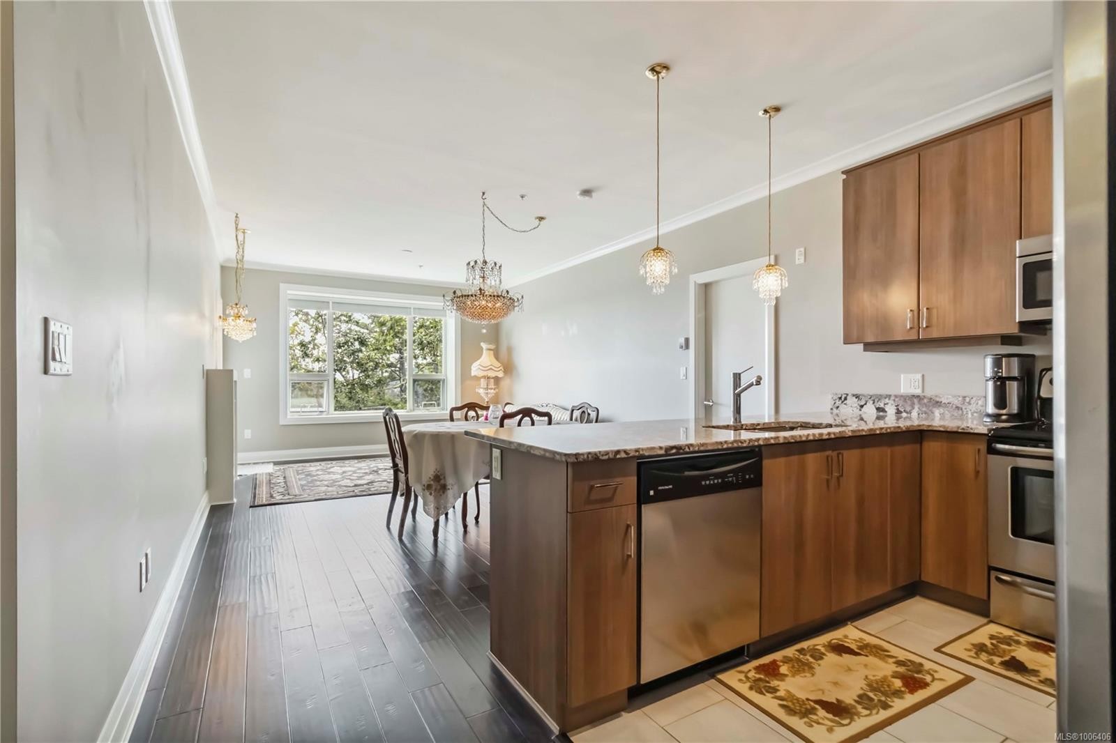 216-1145 Sikorsky Rd, Langford, BC - Indoor Photo Showing Kitchen With Stainless Steel Kitchen