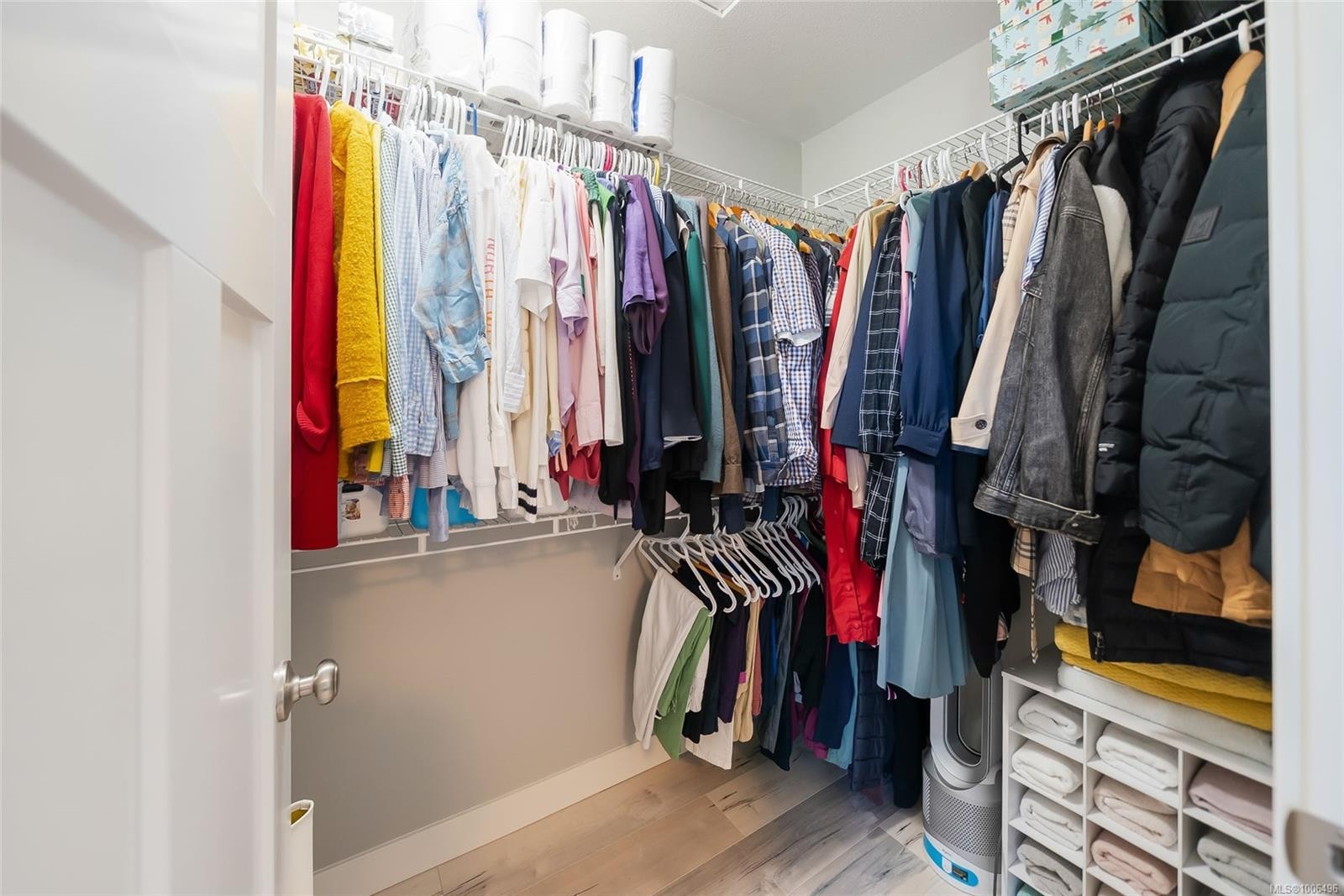 1341 Blue Heron Rd, Nanaimo, BC - Indoor With Storage