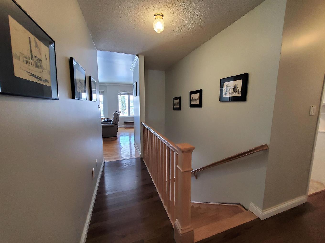 100 Queen Street, Barwick, ON - Indoor Photo Showing Other Room