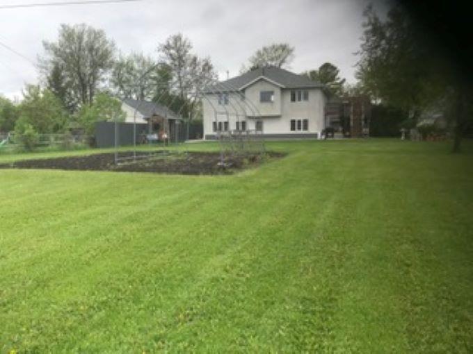 100 Queen Street, Barwick, ON - Outdoor