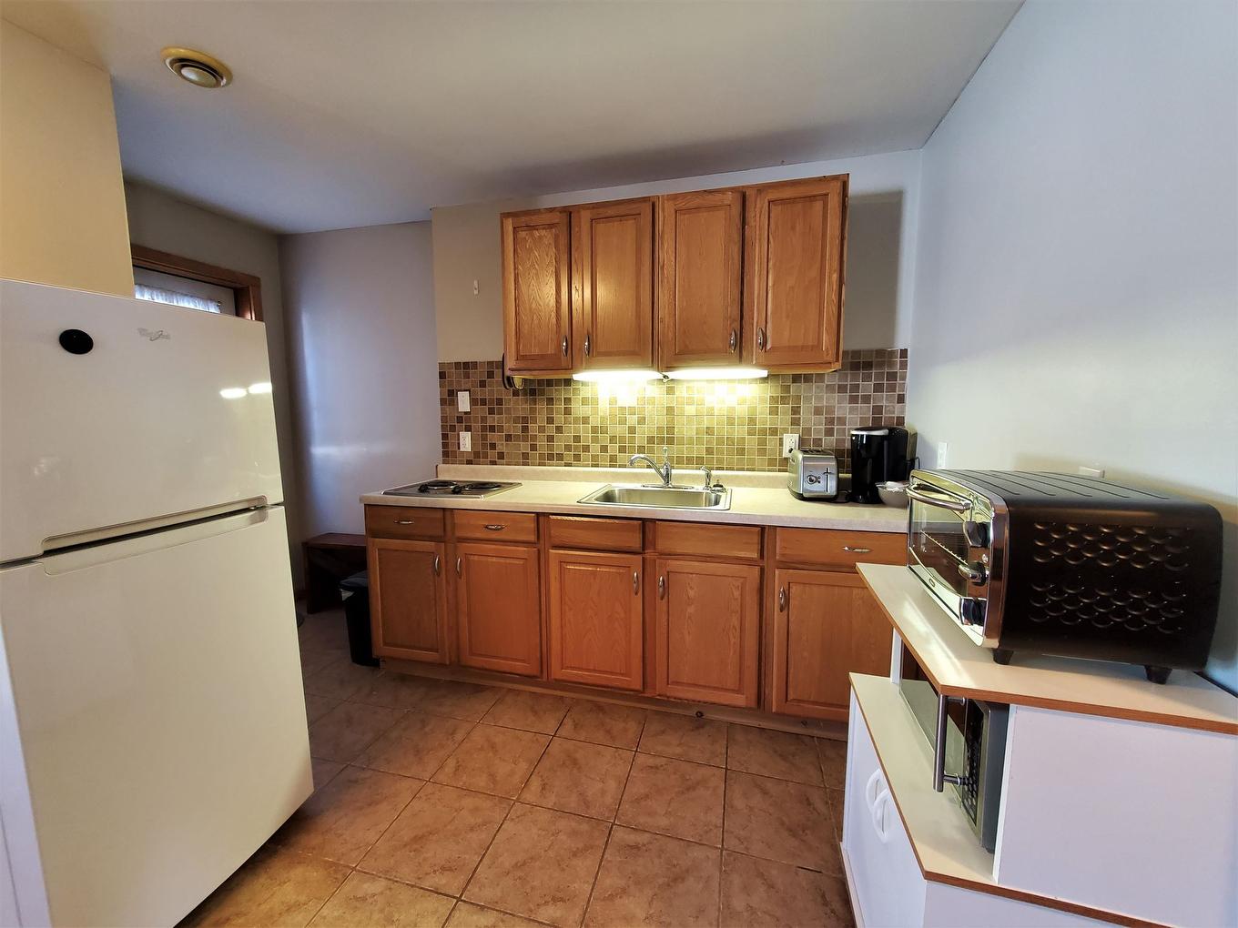 100 Queen Street, Barwick, ON - Indoor Photo Showing Kitchen