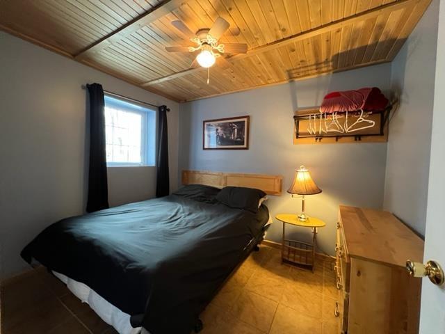 100 Queen Street, Barwick, ON - Indoor Photo Showing Bedroom