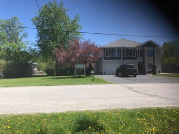 100 Queen Street, Barwick, ON - Outdoor