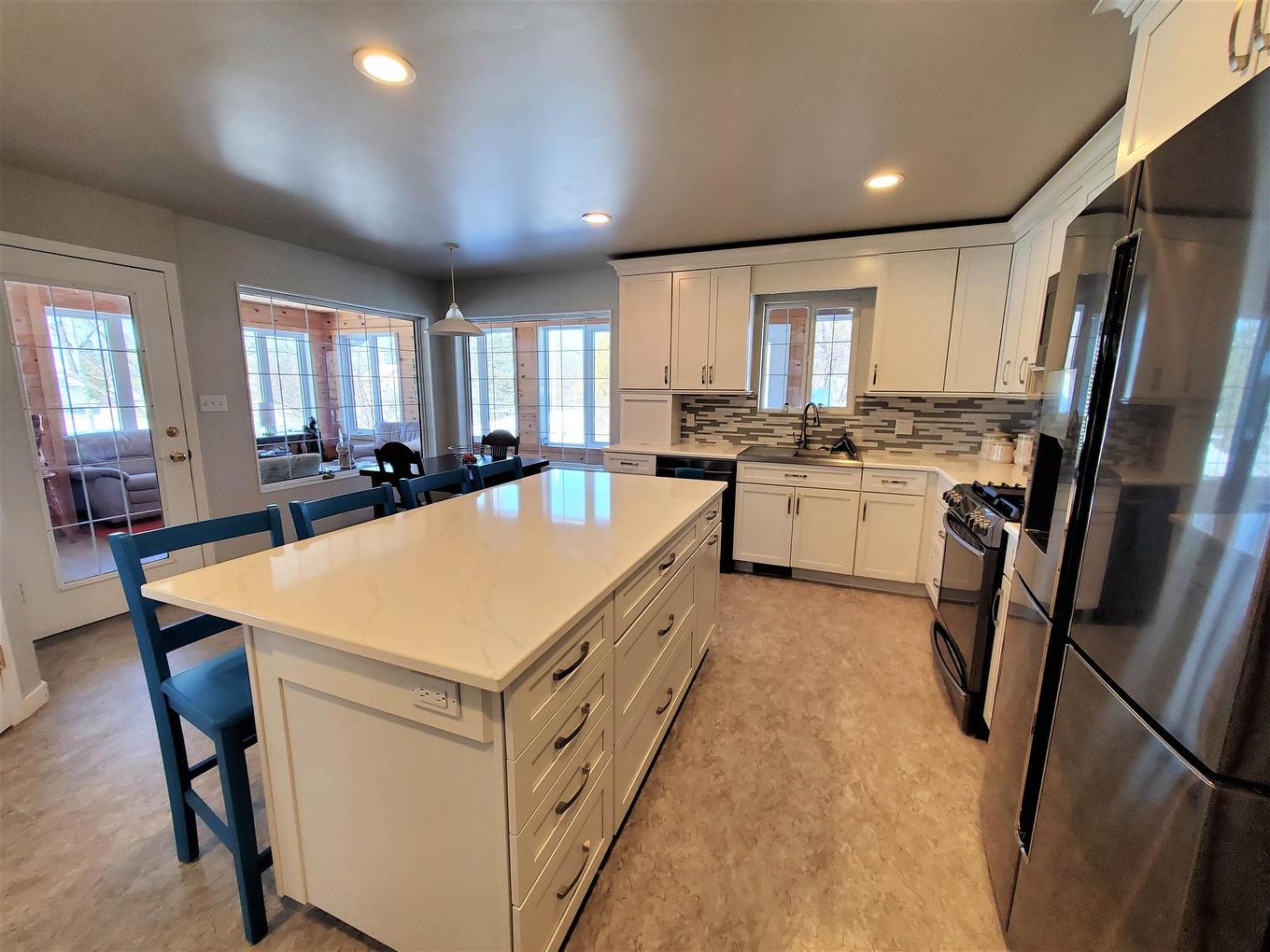 100 Queen Street, Barwick, ON - Indoor Photo Showing Kitchen