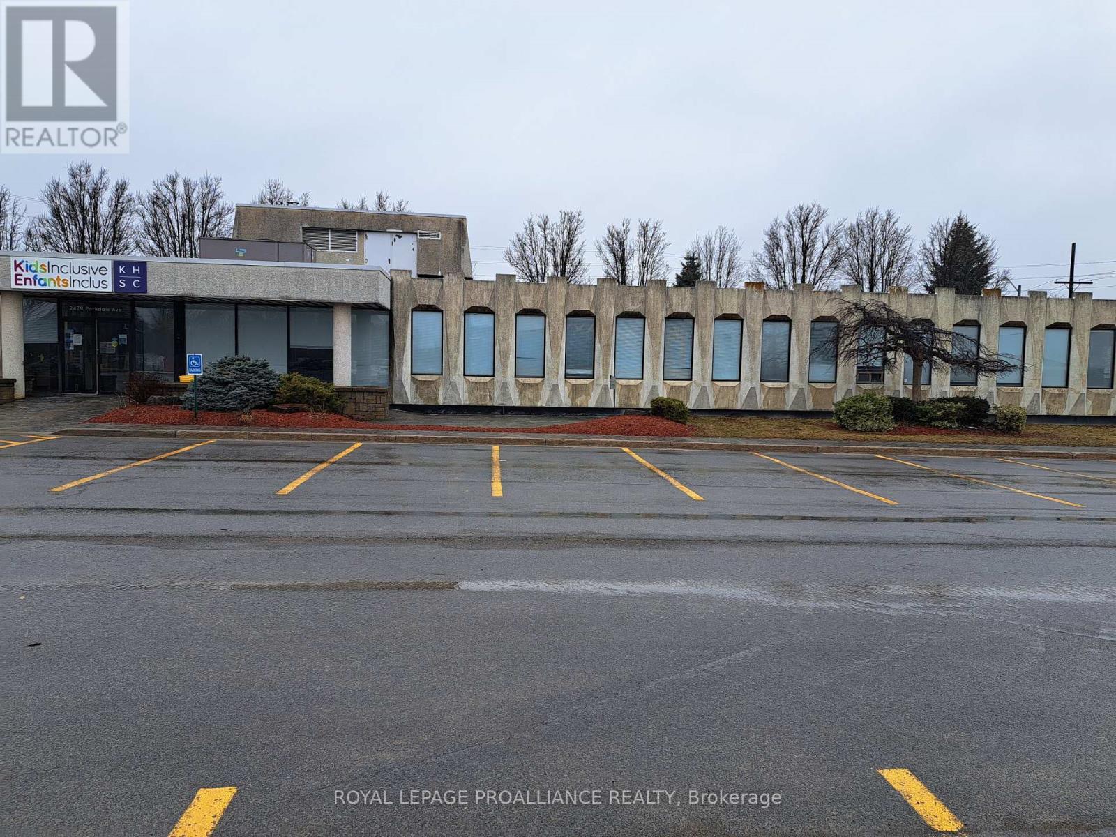 2 - 2479 Parkedale Avenue, Brockville, ON