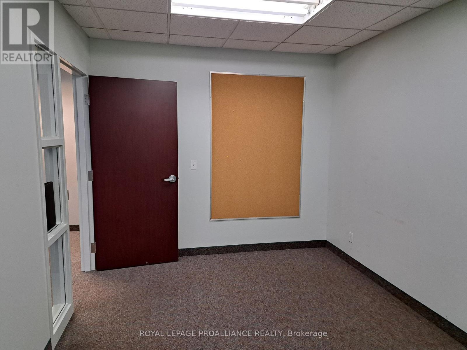 2 - 2479 Parkedale Avenue, Brockville, ON