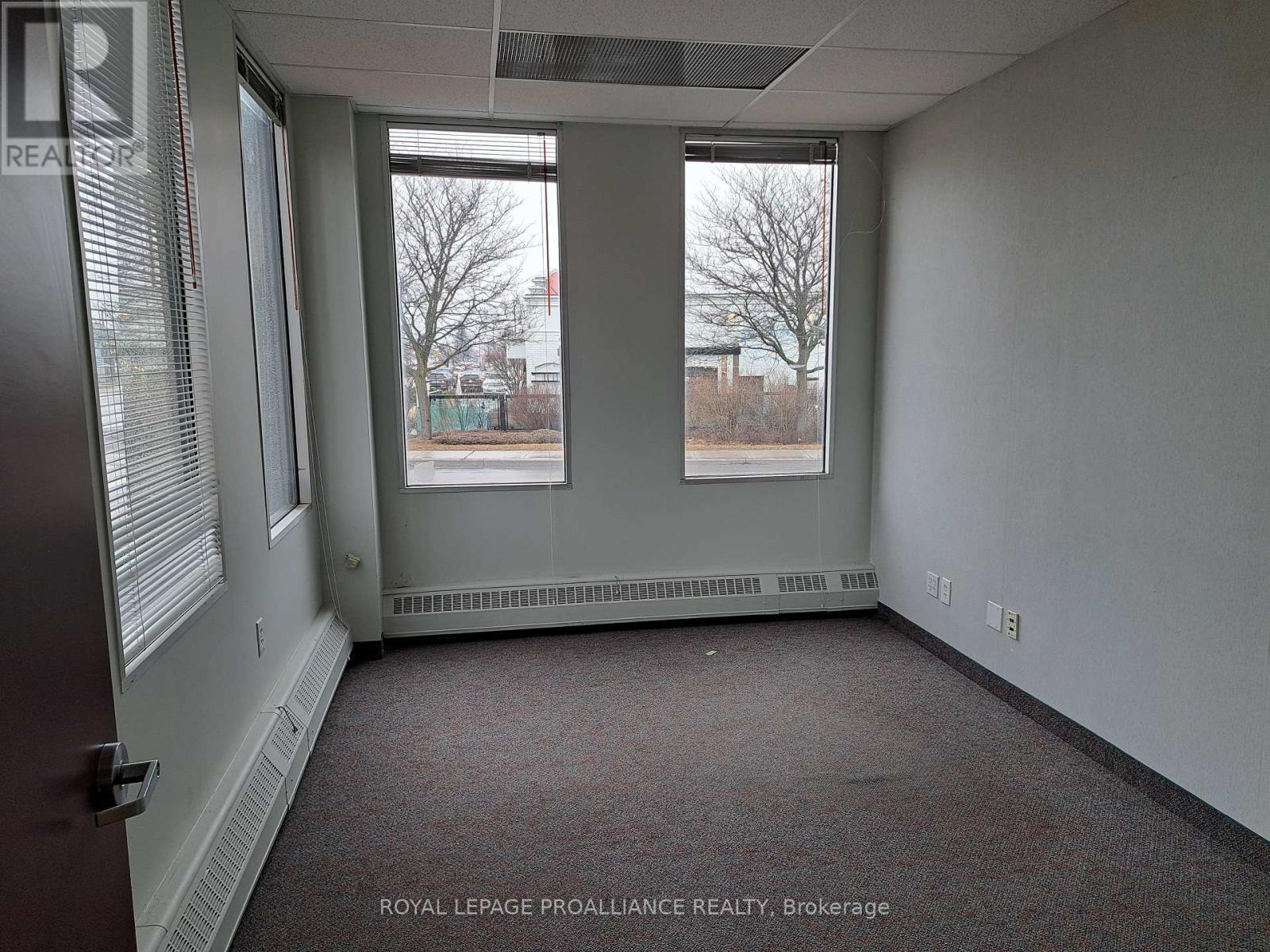 2 - 2479 Parkedale Avenue, Brockville, ON