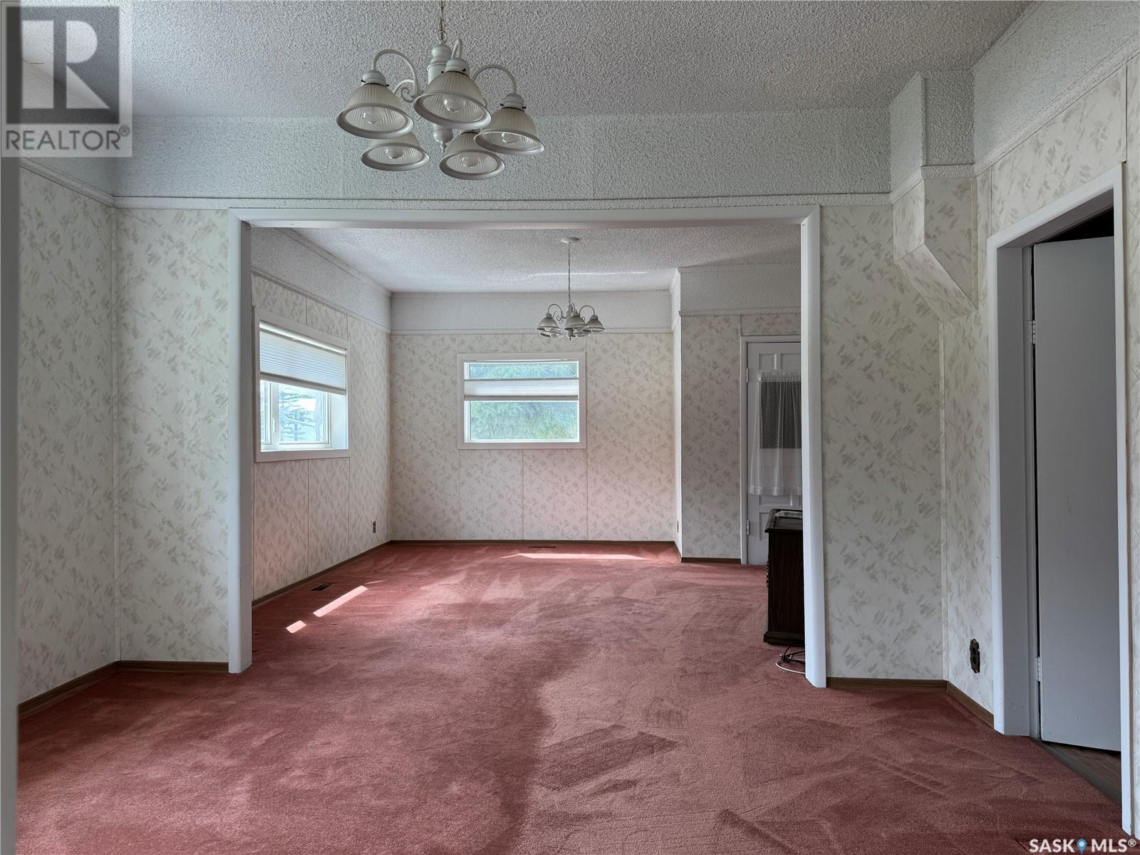 218 4Th Street E, Wynyard, SK - Indoor Photo Showing Other Room