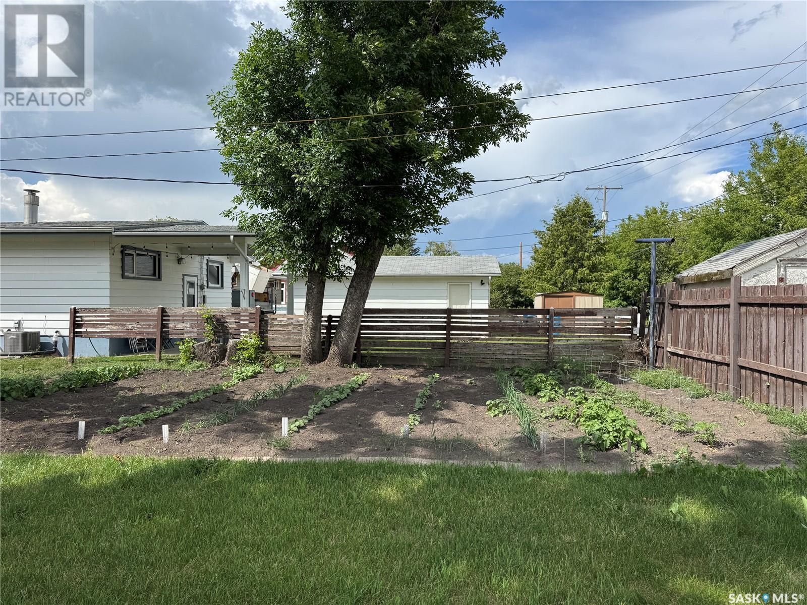 218 4Th Street E, Wynyard, SK - Outdoor